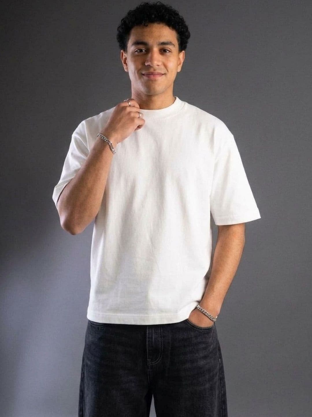 Cloth N code Men Solid Baggy Fit T-Shirt - view 1