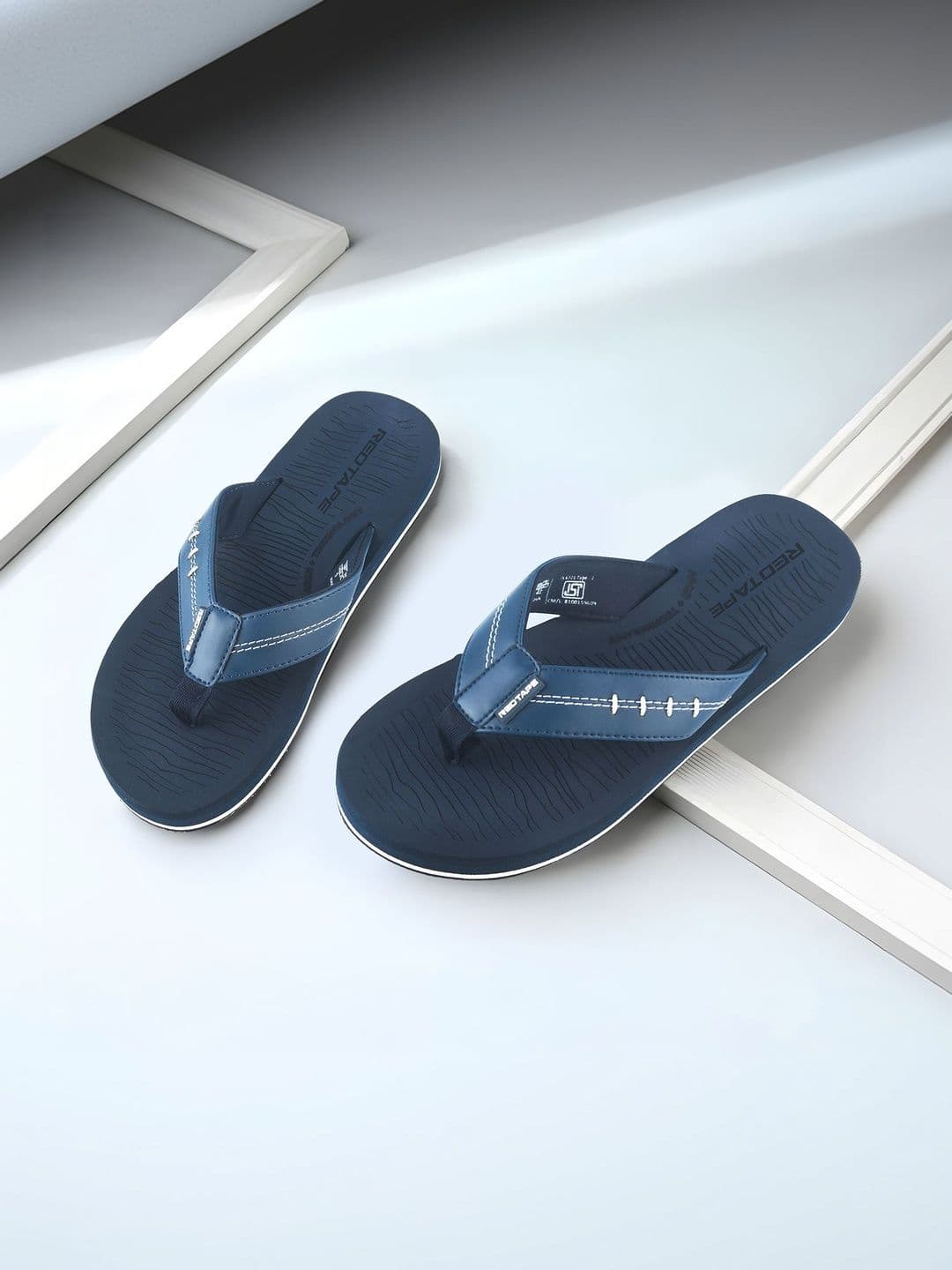 Red Tape Men Thong Flip-Flops - view 1