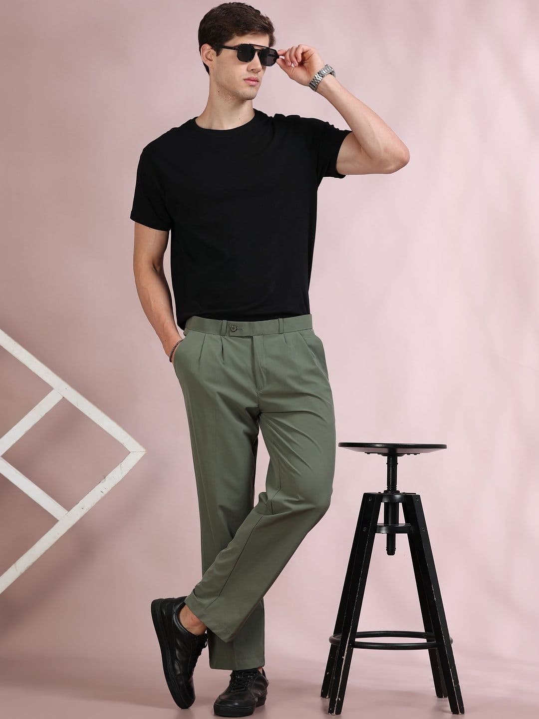 INVICTUS Men Pleated Trousers - view 1