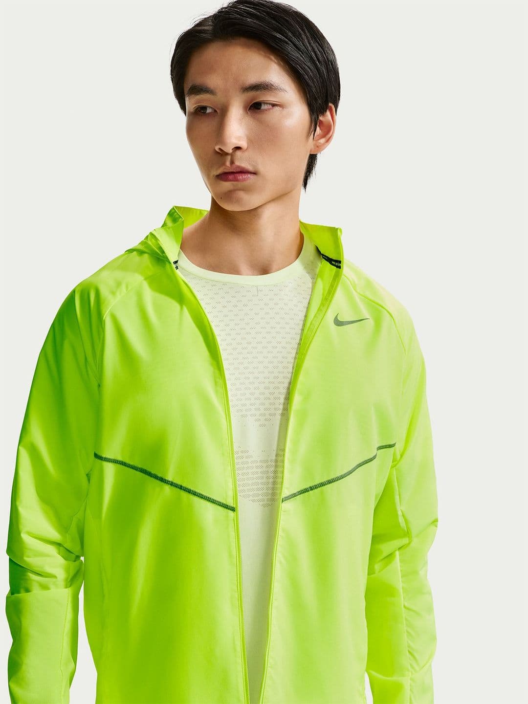 Nike Miler Men's Repel UV Protection Running Jacket - view 1
