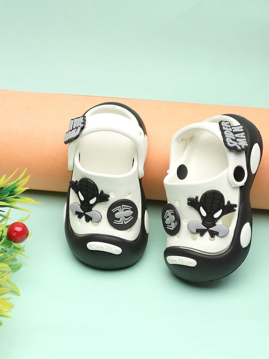 TOMSY CHOICE Boys Clogs Sandals - view 1