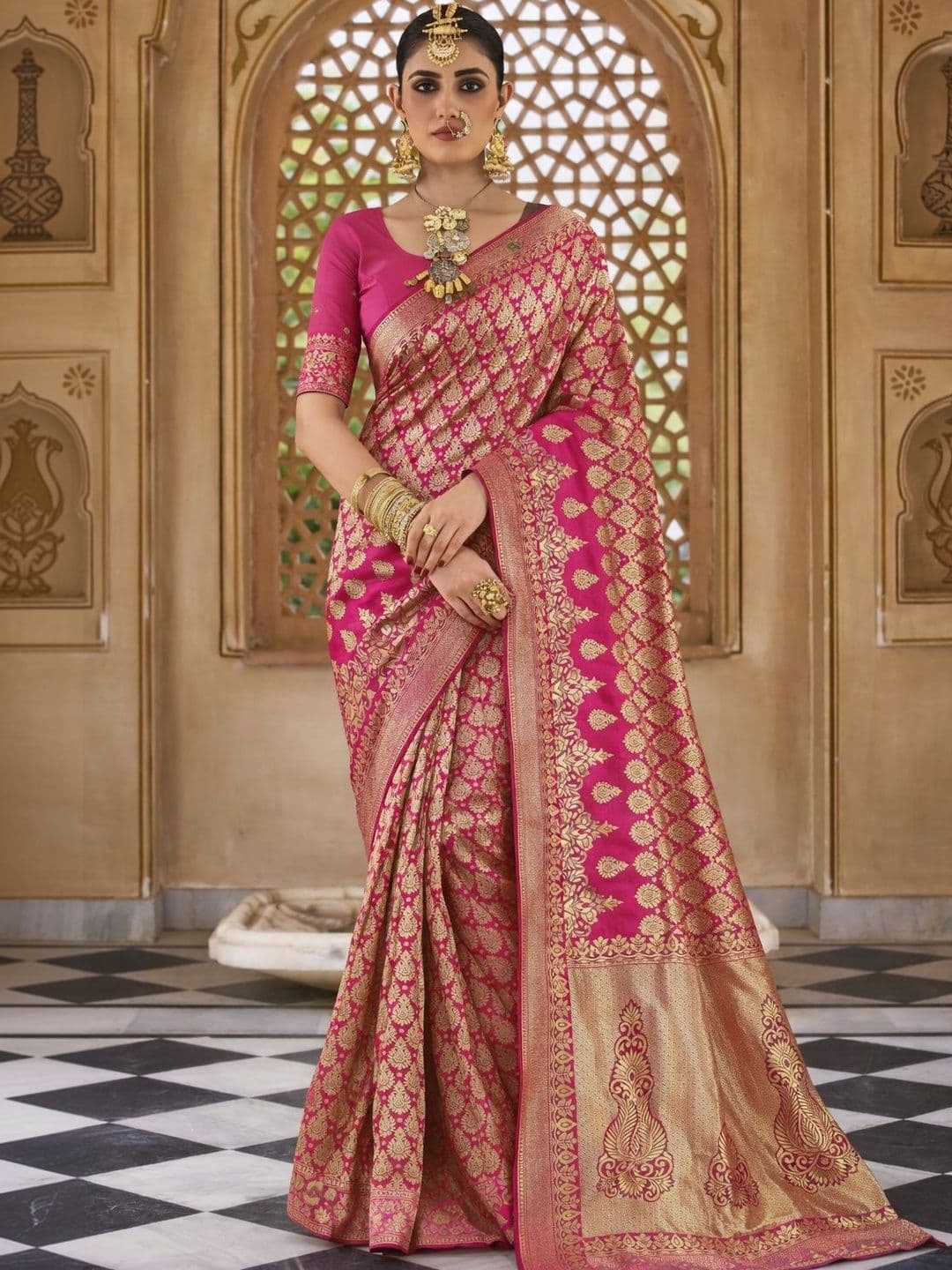 Sangria Woven Design Banarasi Sarees With Unstitched Blouse Piece - view 1