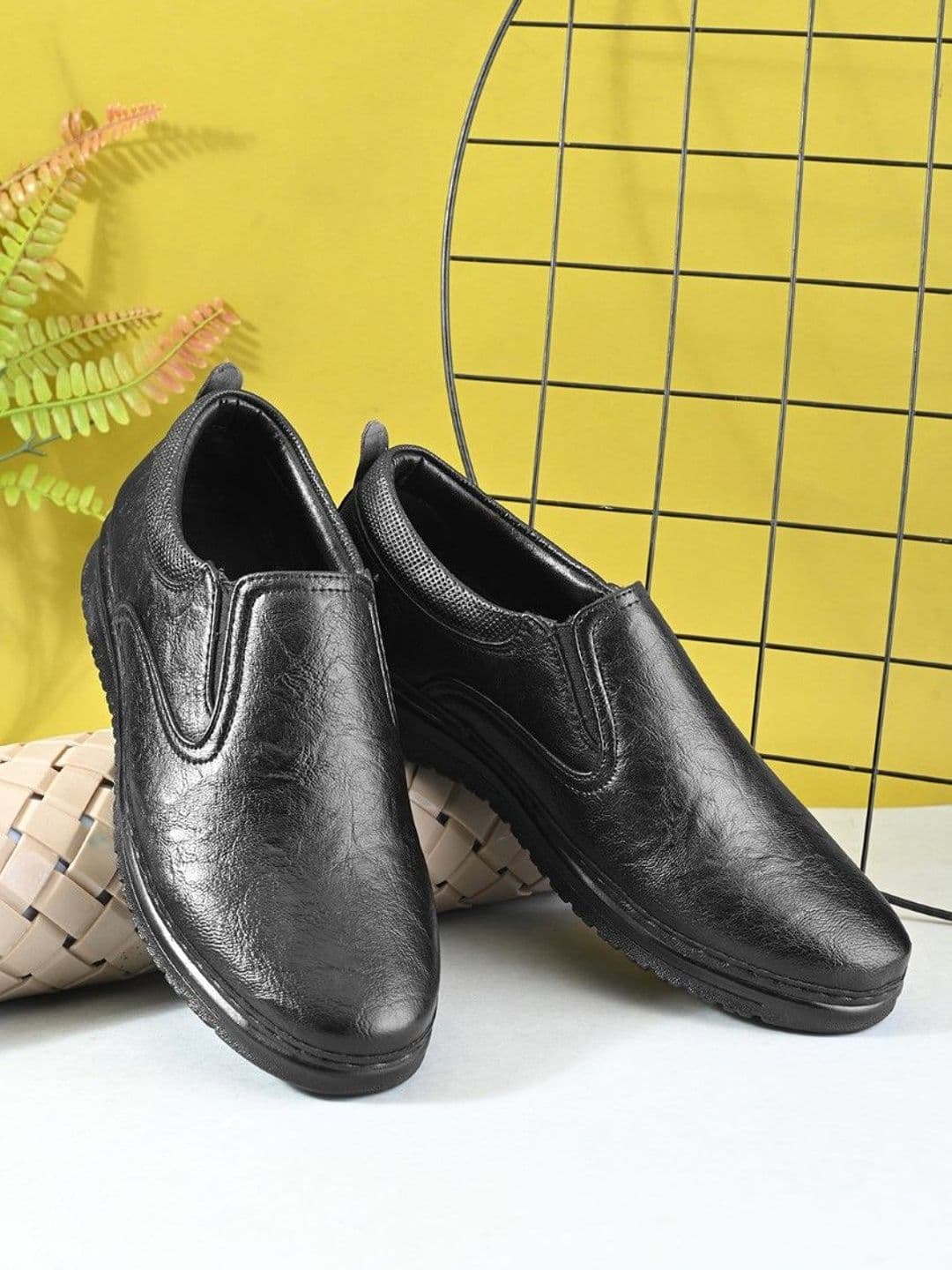 INVICTUS Men Formal Loafers - view 1