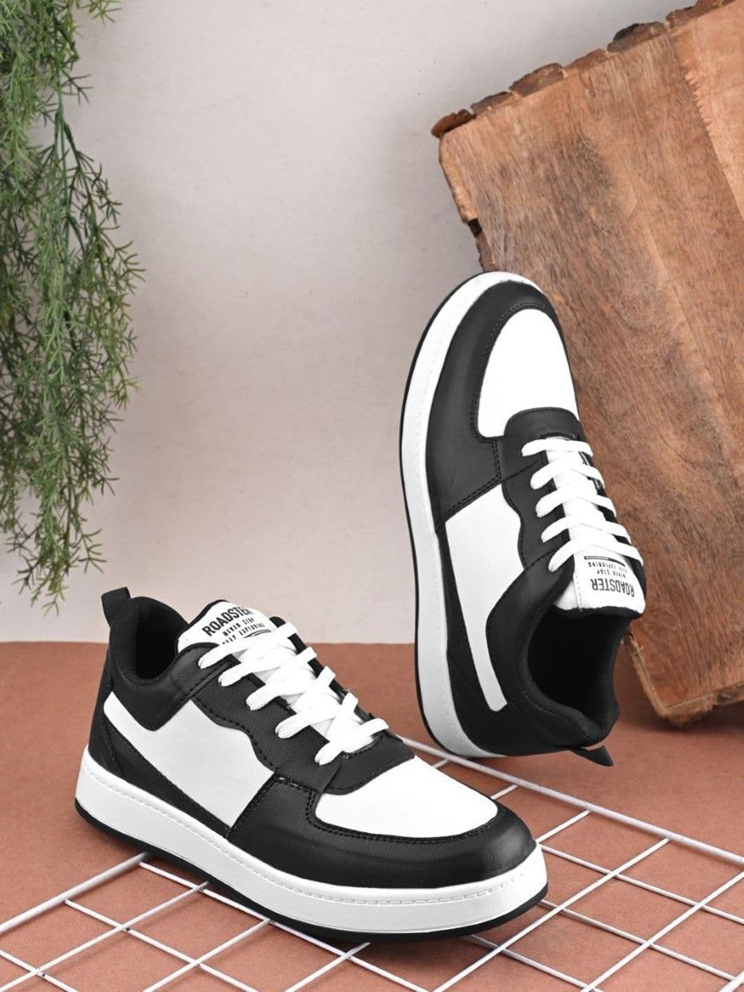 The Roadster Lifestyle Co Men Colorblocked Lightweight Comfort Insole Lace-Up Sneakers - view 1
