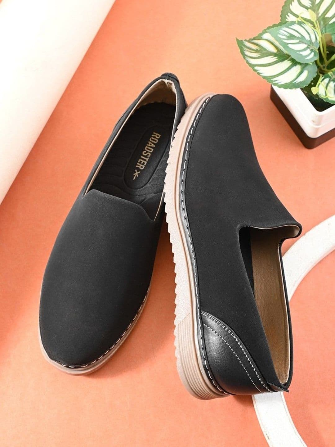 The Roadster Lifestyle Co Men Round Toe Lightweight Loafers Casual Shoes - view 1
