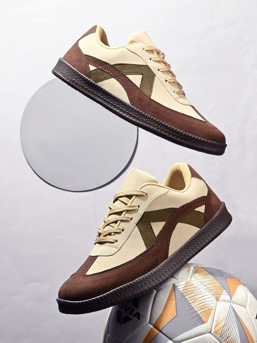 The Roadster Lifestyle Co. Men Colourblocked Lace-Ups Round Toe Sneakers - view 1