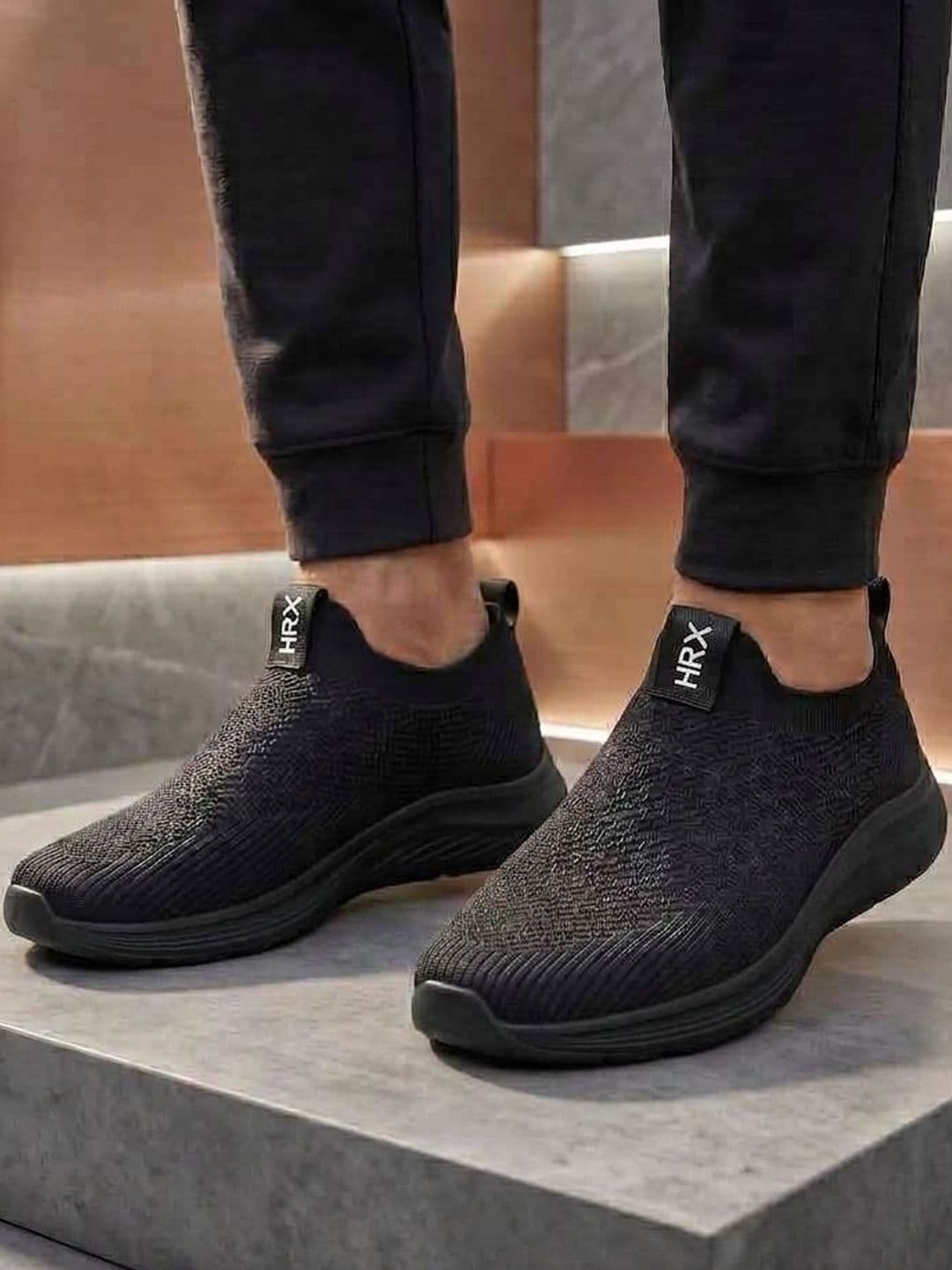 HRX by Hrithik Roshan Men Textured Sneakers - view 1