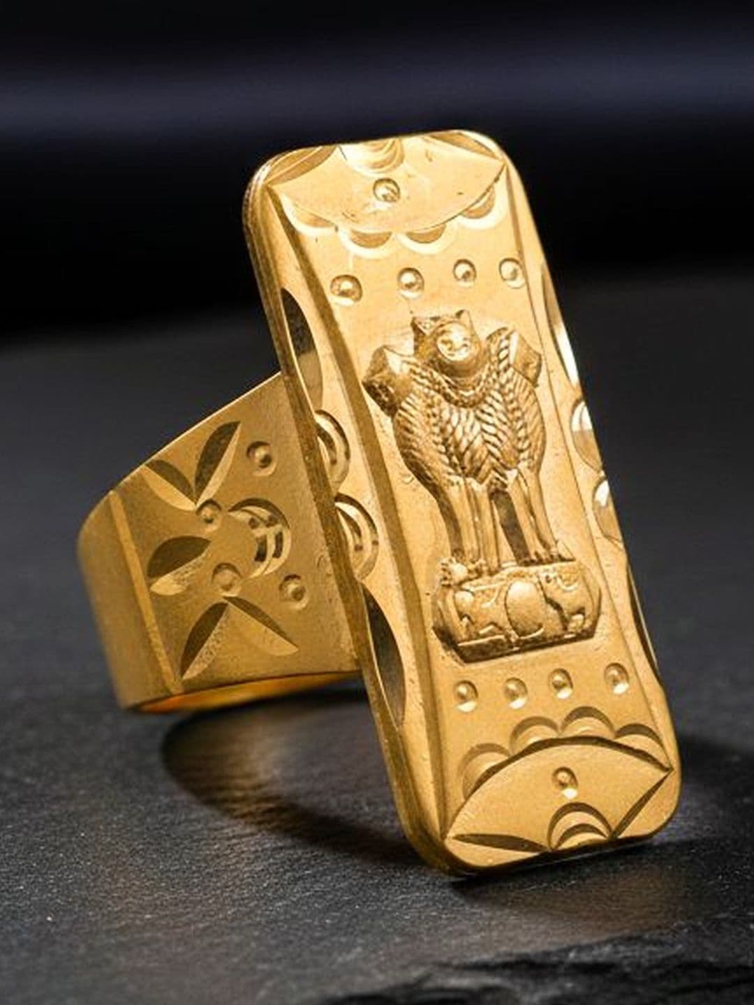 Saizen Men Gold-Plated Antique Finger Ring - view 1