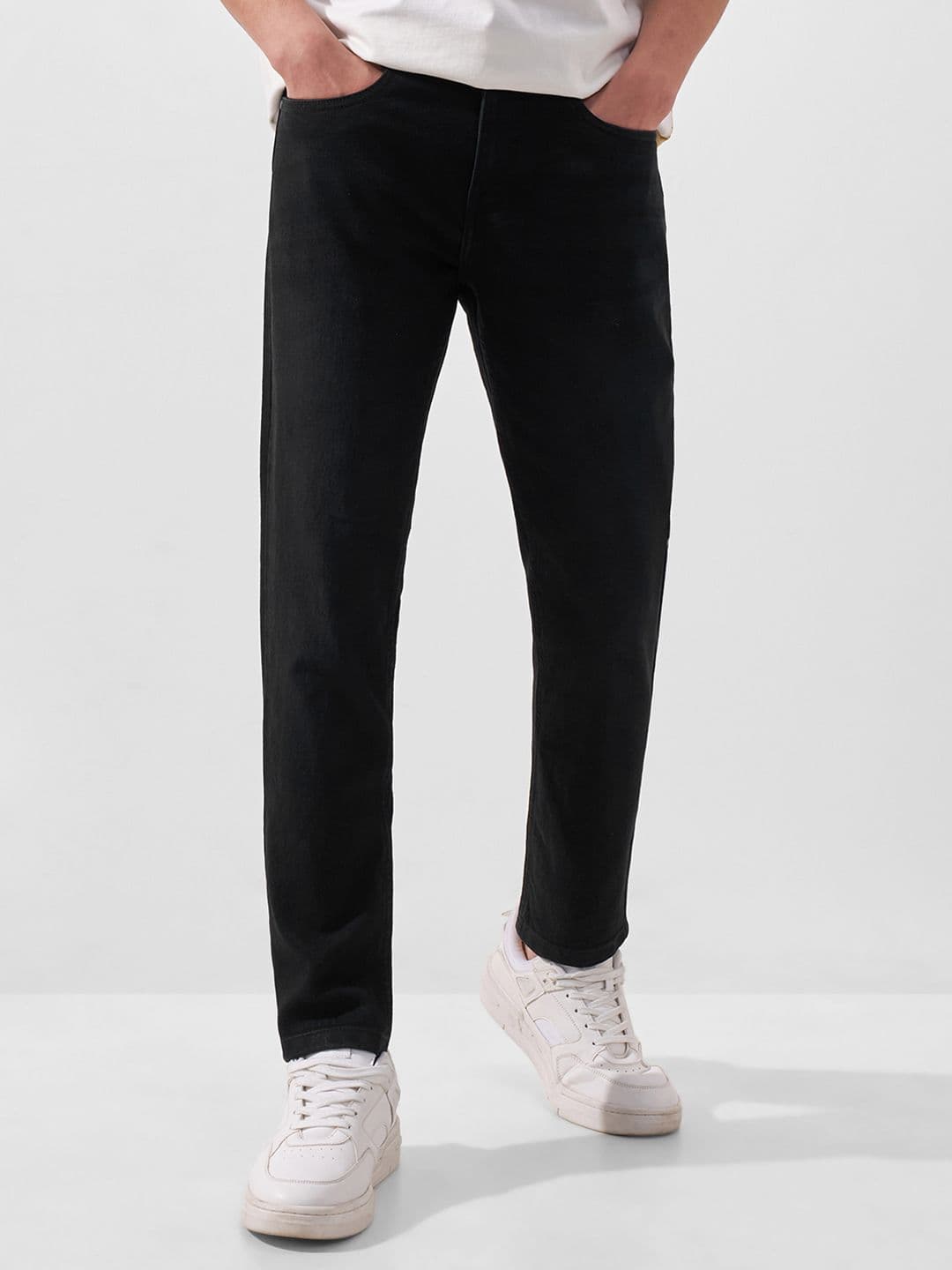 HIGHLANDER Men Black Tapered Fit Mid-Rise Clean Look Stretchable Jeans - view 1