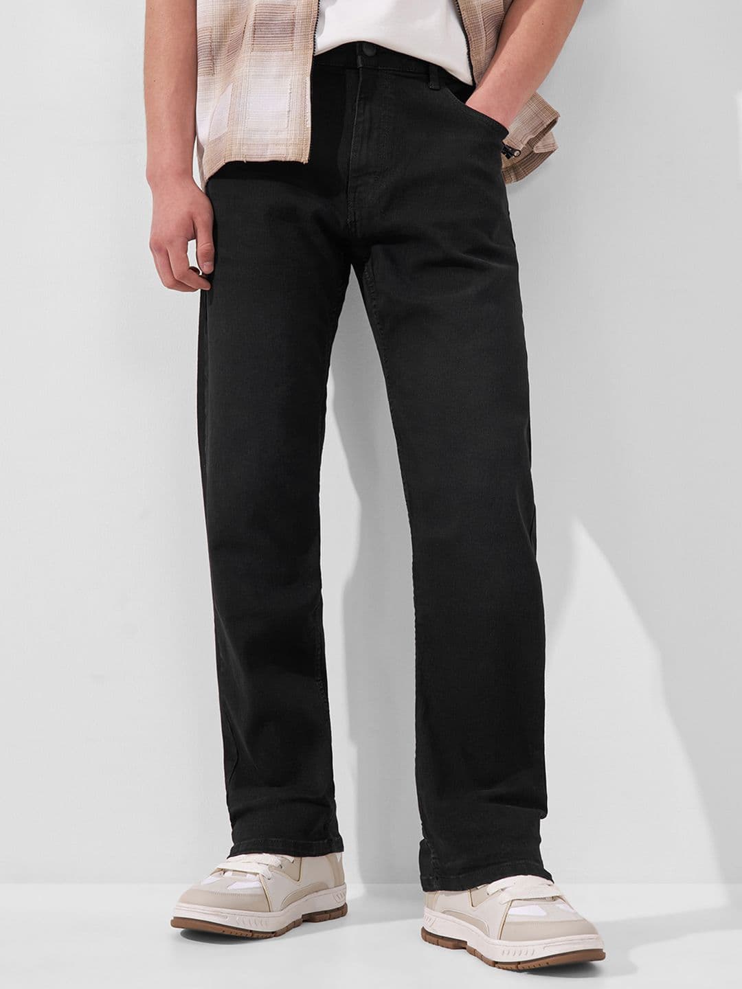 HIGHLANDER Men Straight Fit Clean Look Stretchable Tapered Fit Jeans - view 1