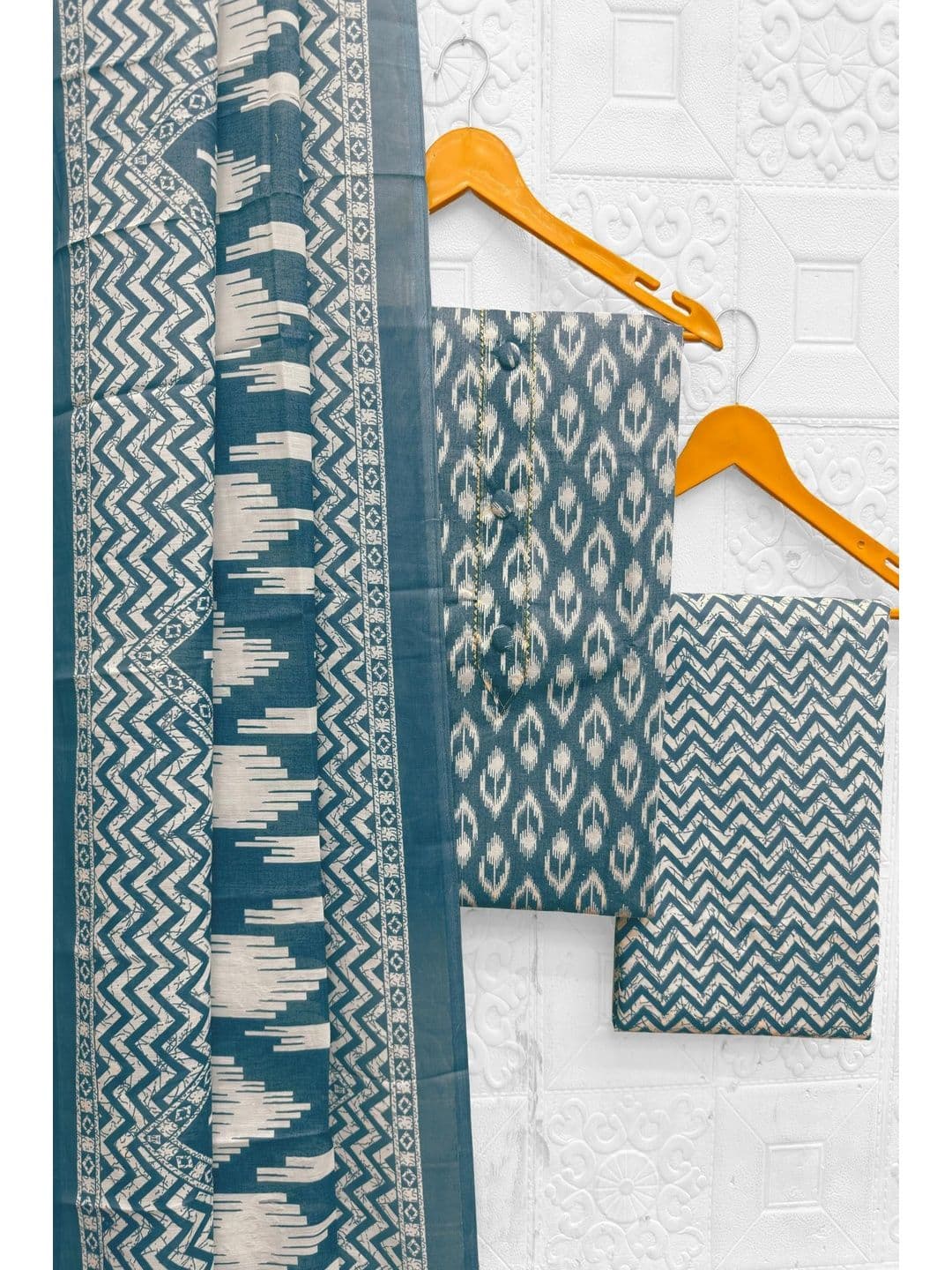 FashionsEye Printed Pure Cotton Unstitched Dress Material - view 1