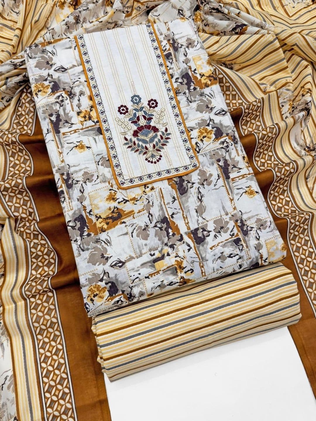 FashionsEye Printed Pure Cotton Unstitched Dress Material - view 1