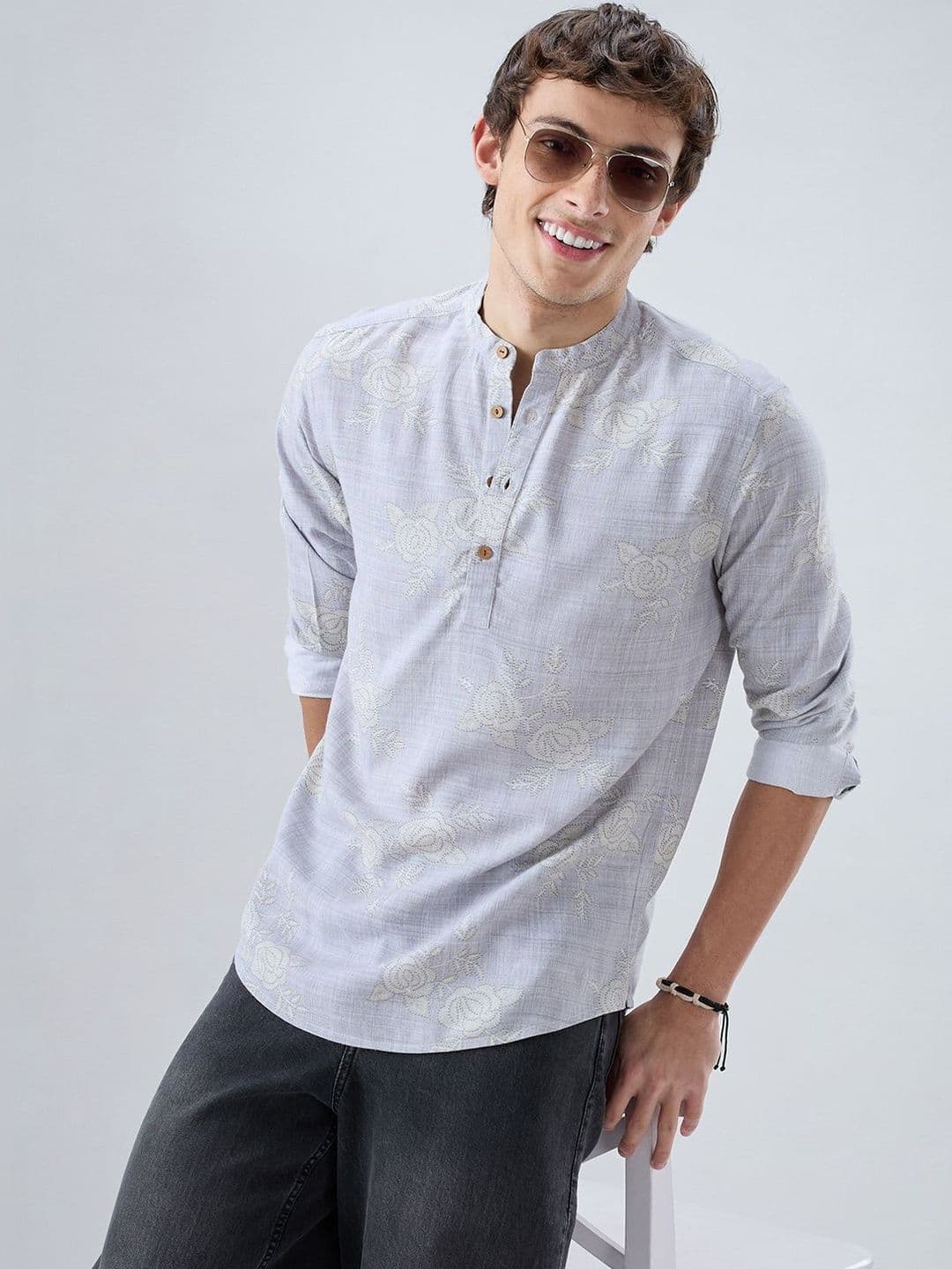 VASTRADO Men Floral Printed Kurta - view 1