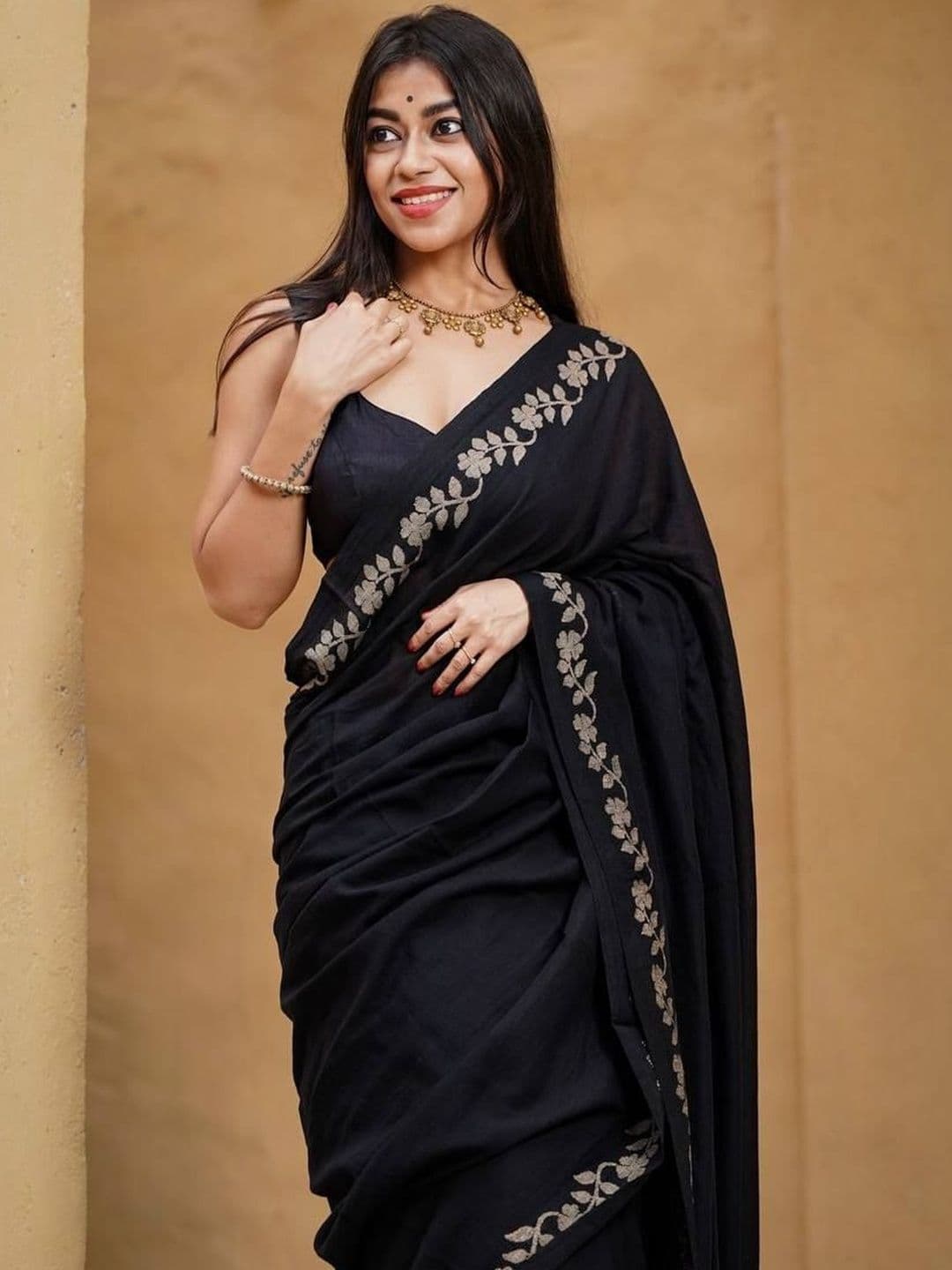 DarKau Pure Linen Designer Chanderi Saree - view 1