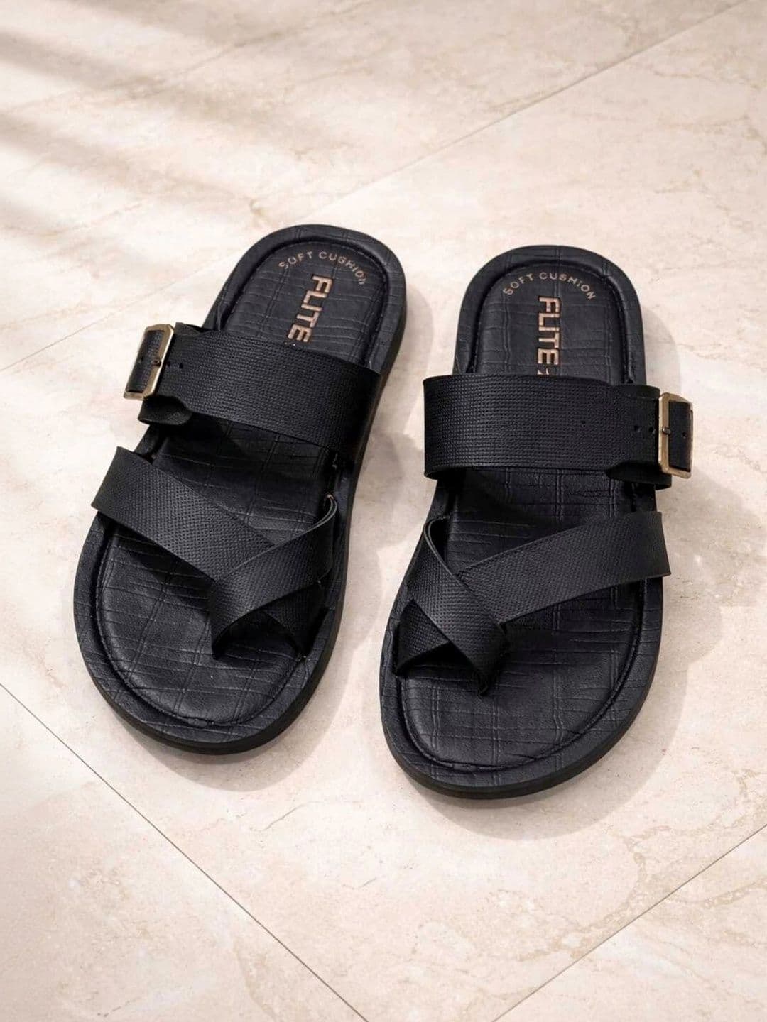 FLITE Men Rubber Flip Flops - view 1