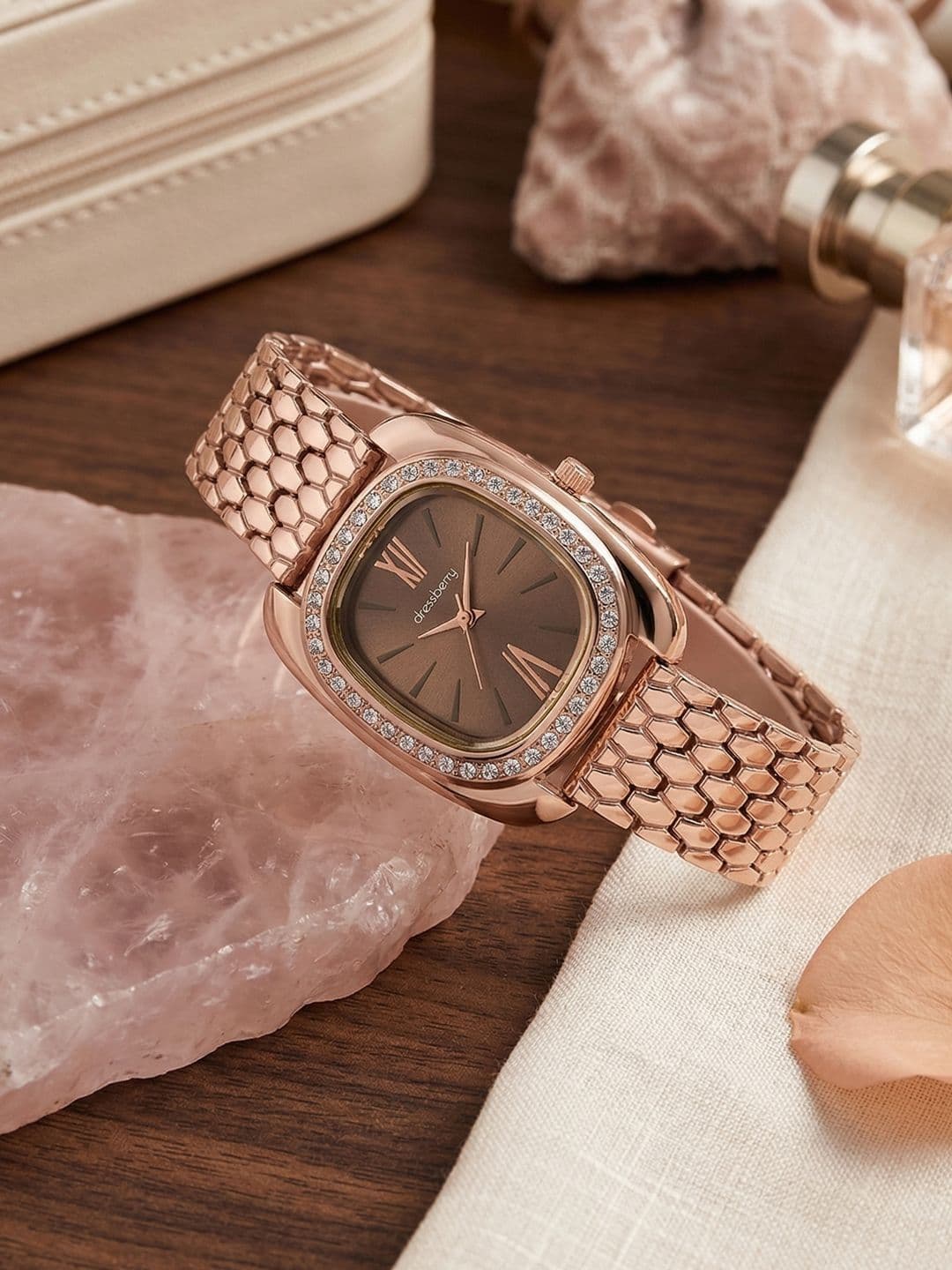 DressBerry Women Dial & Straps Watch DB-SG25-4C - view 1