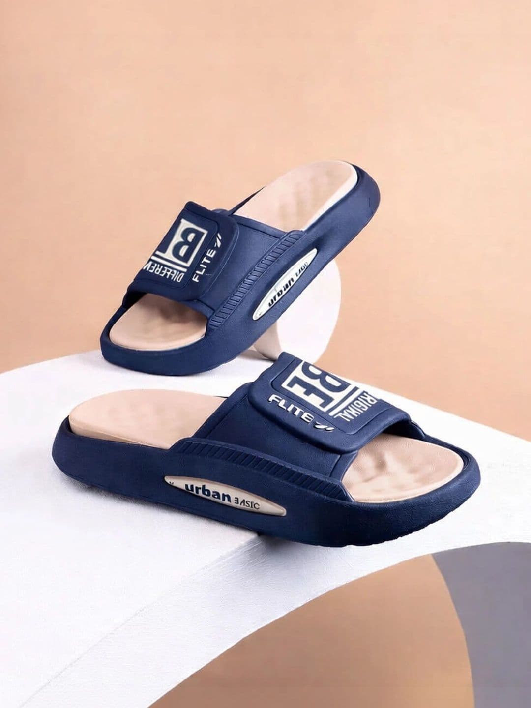 FLITE Men Rubber Flip Flops - view 1
