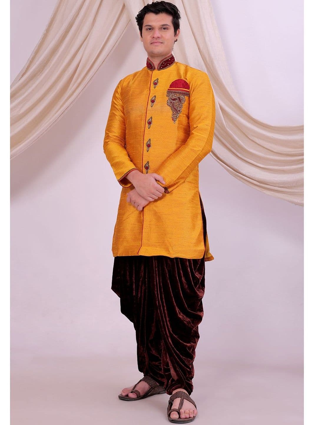 Desibutik Men Embroidered Mandarin Collar Sherwani - view 1