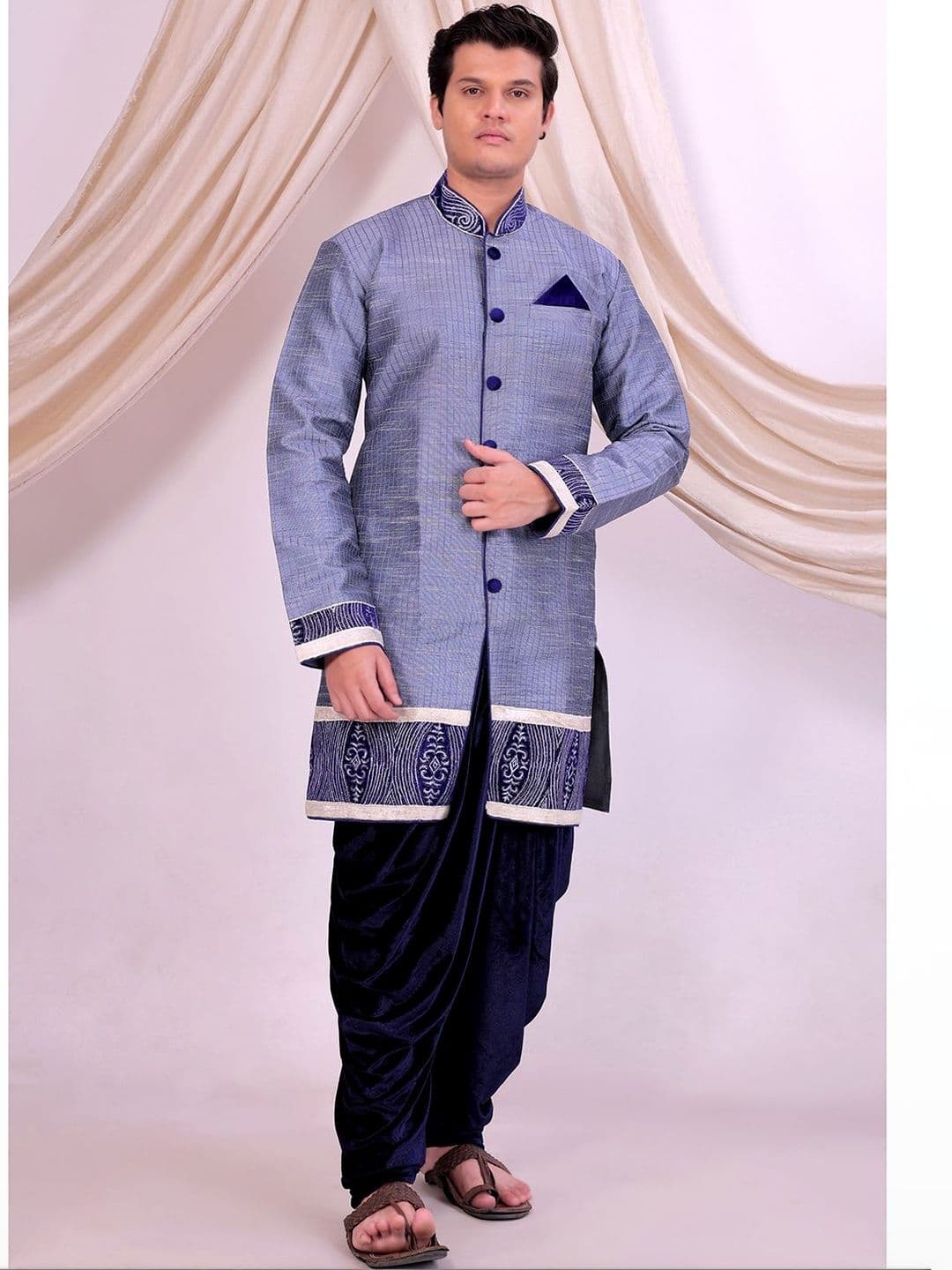 Desibutik Embroidered Mandarin Collar Sherwani - view 1