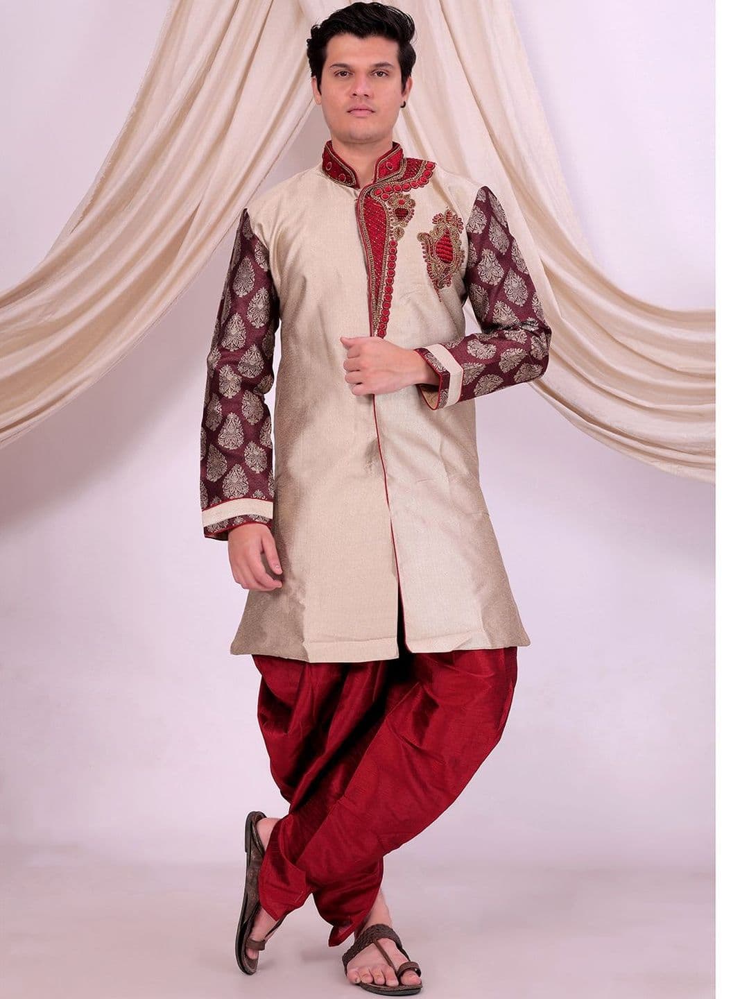 Desibutik Men Embroidered Mandarin Collar Sherwani - view 1