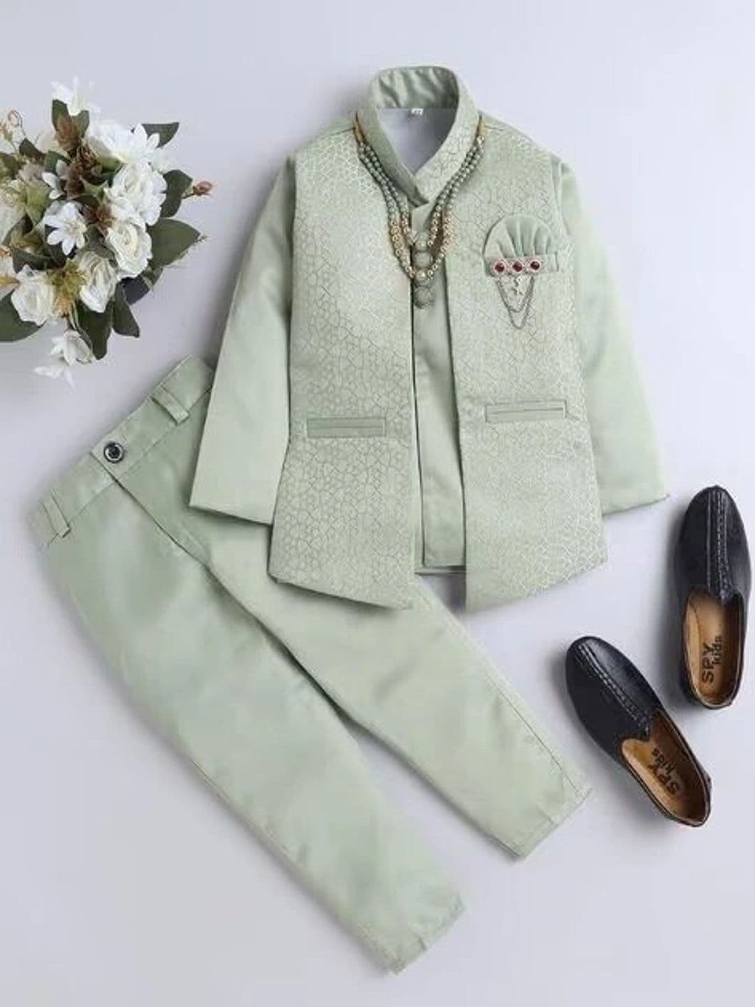 ELITE TRENDZZ Boys Self-Design Satin Mandarin Collar Neck Sherwani Set - view 1