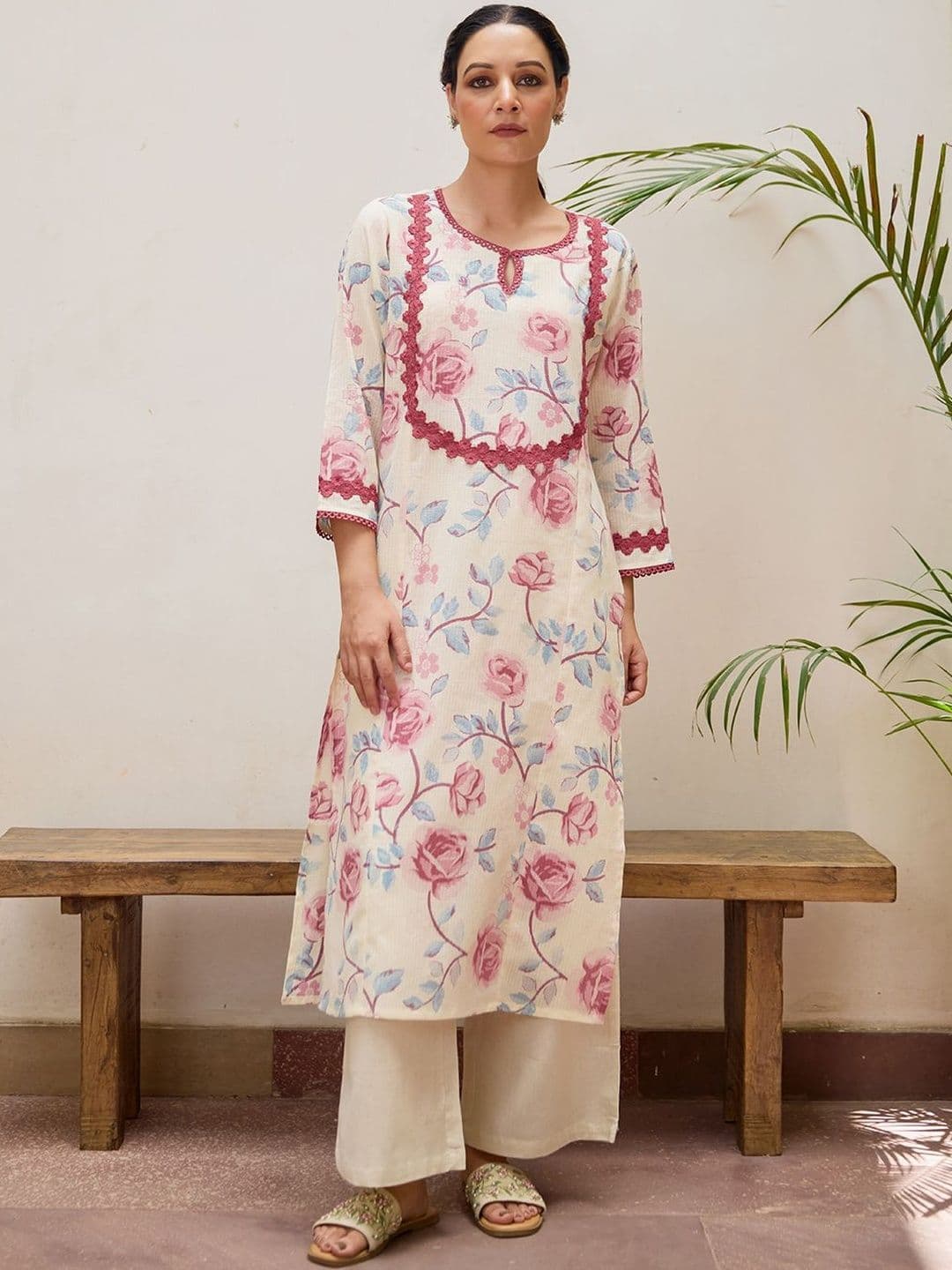 anayna Women Floral Printed Keyhole Neck Kurta - view 1