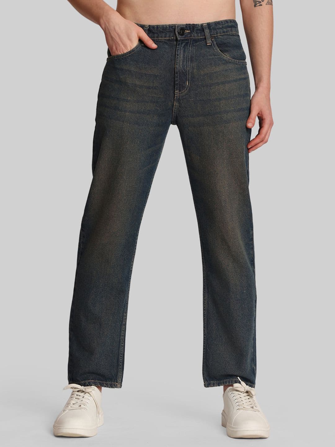 Bene Kleed Men Relaxed Fit Mid-Rise Light Fade Jeans - view 1