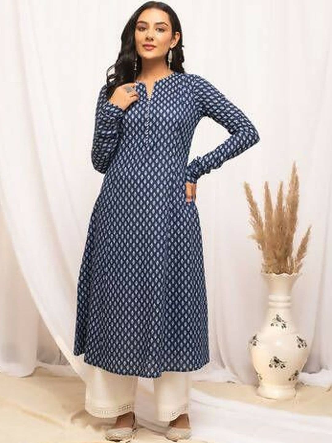 SMIT Printed V-Neck Panelled Kurti - view 1