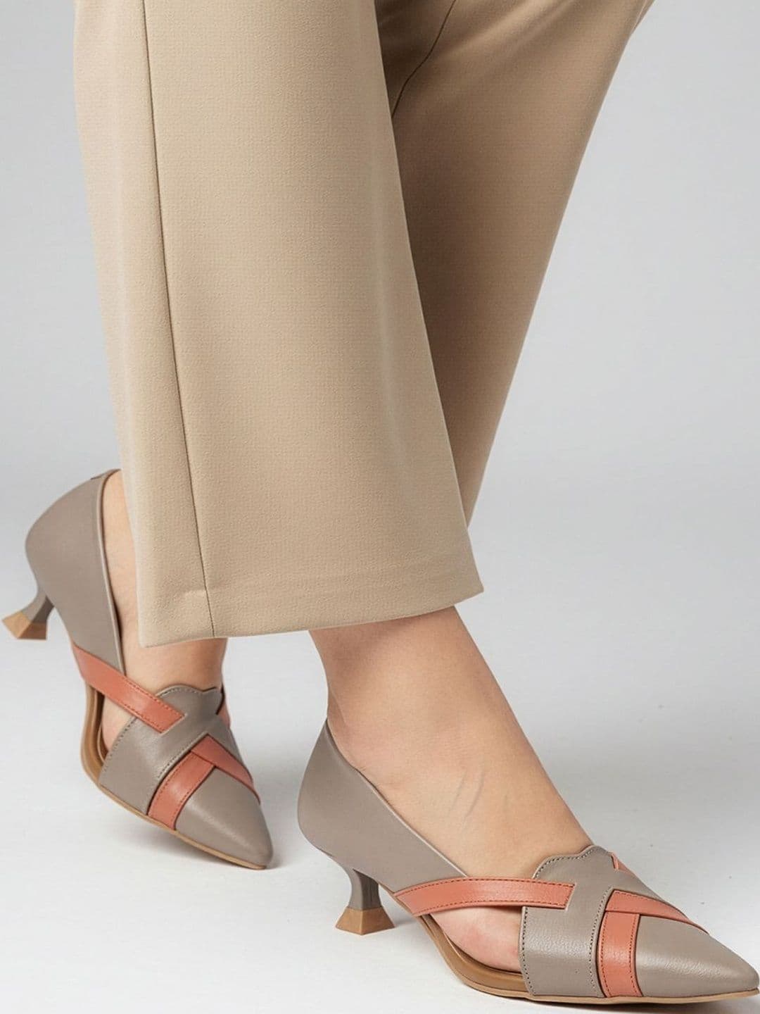 SIRDENILL Colourblocked Work Kitten Pumps - view 1