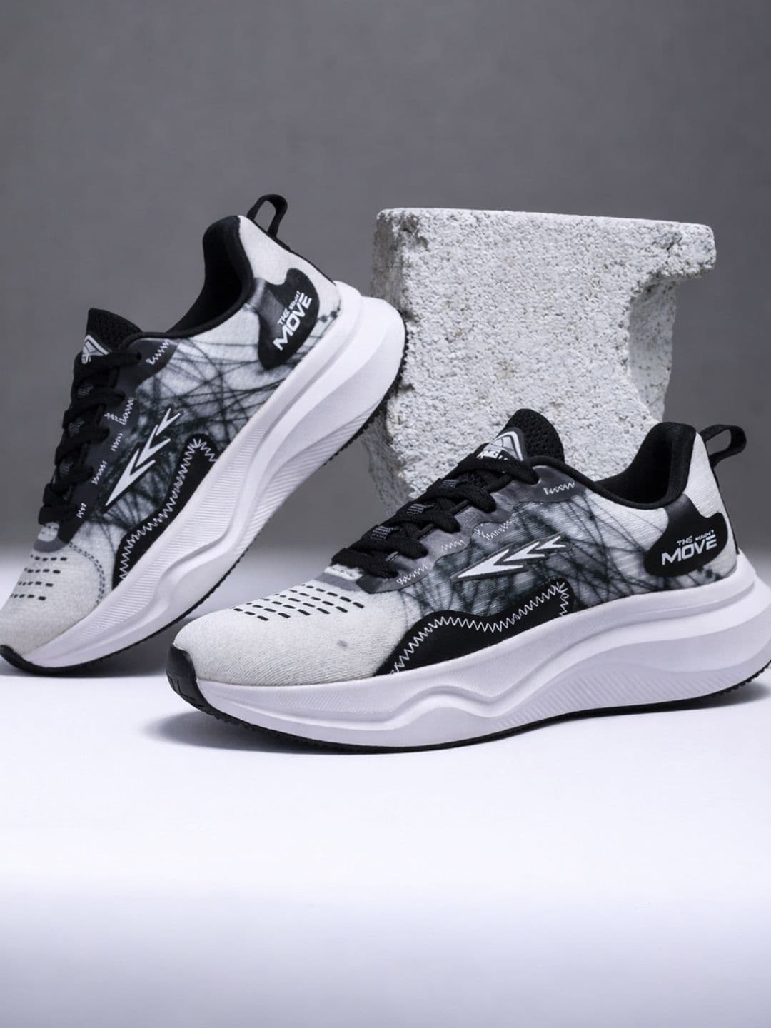 Columbus Men Mesh Running Non-Marking Shoes - view 1