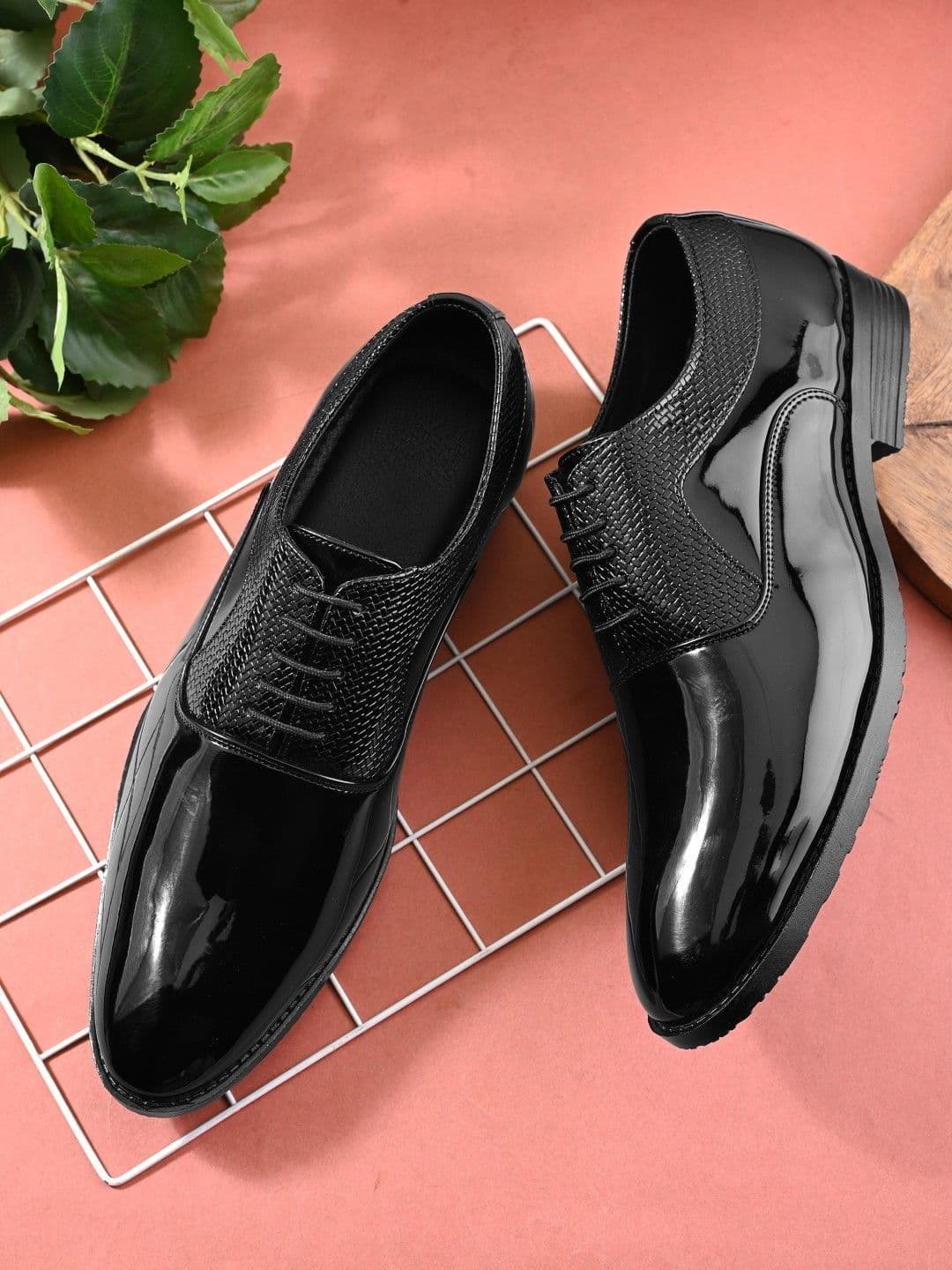 HERE&NOW Men Pointed Toe Lace-Ups Formal Oxfords - view 1