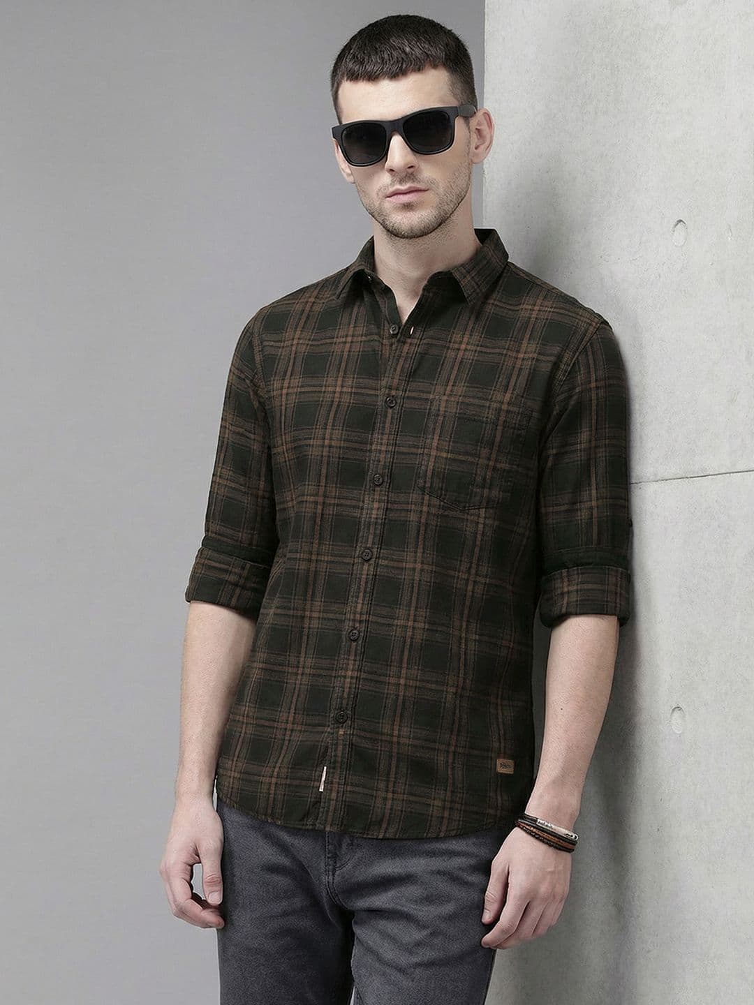 Roadster Men Black & Brown Regular Fit Checked Casual Shirt - view 1