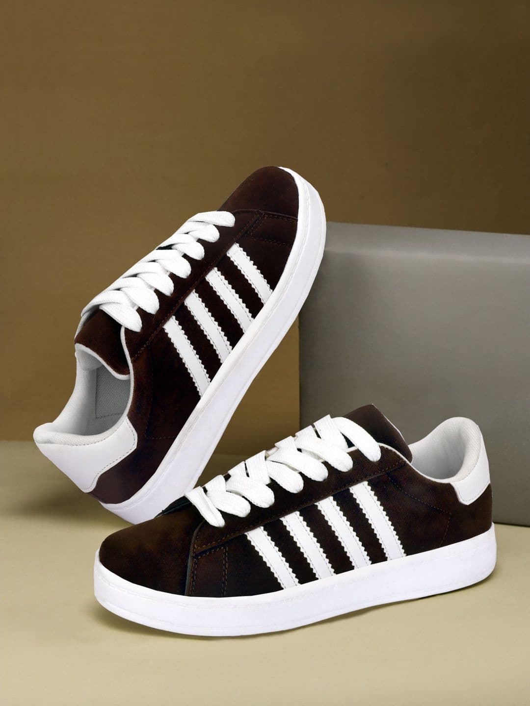 glitchez Men Colourblocked Suede Sneakers - view 1
