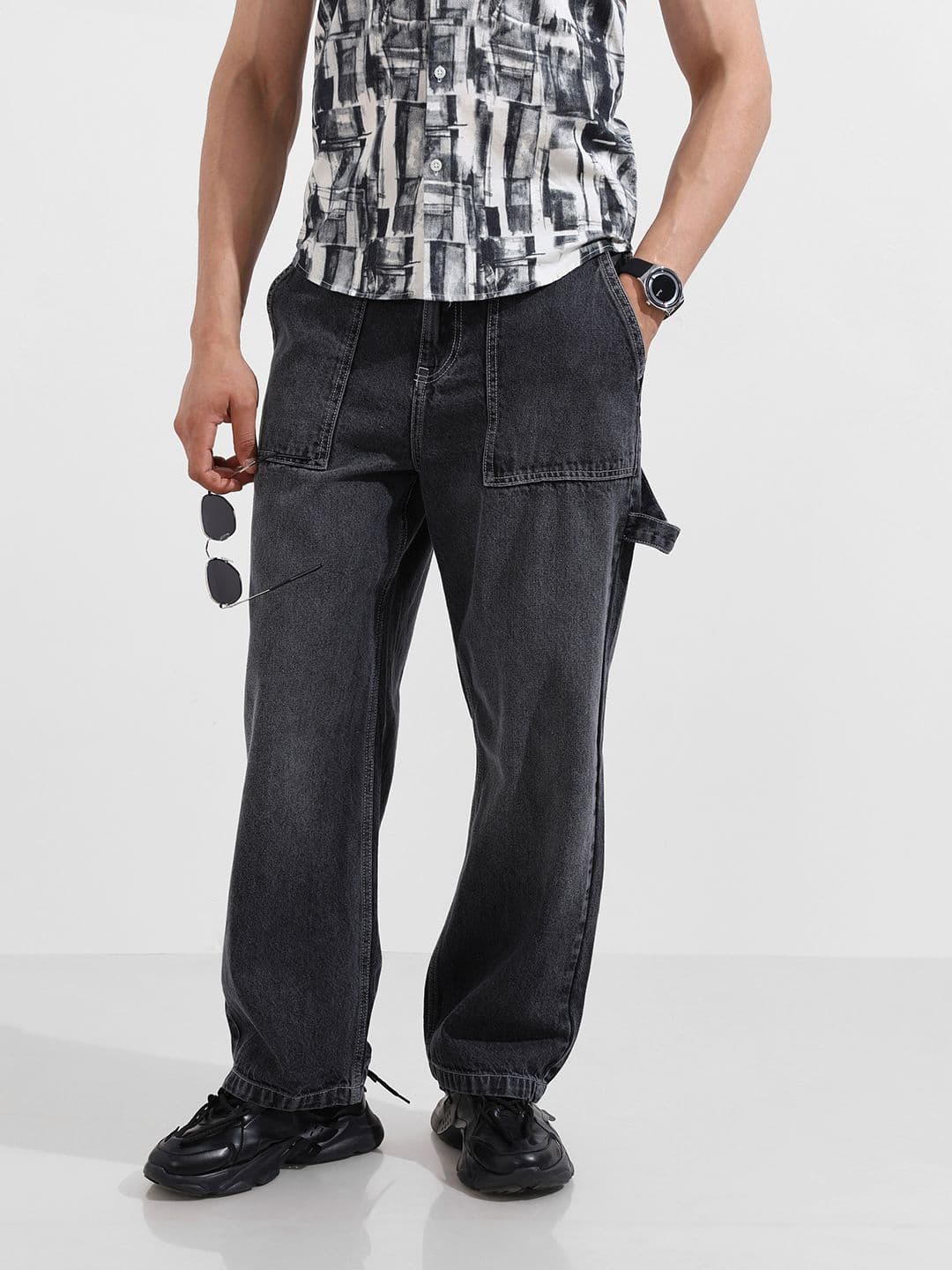 The Indian Garage Co Men Relaxed Fit Mid-Rise Heavy Fade Jeans - view 1
