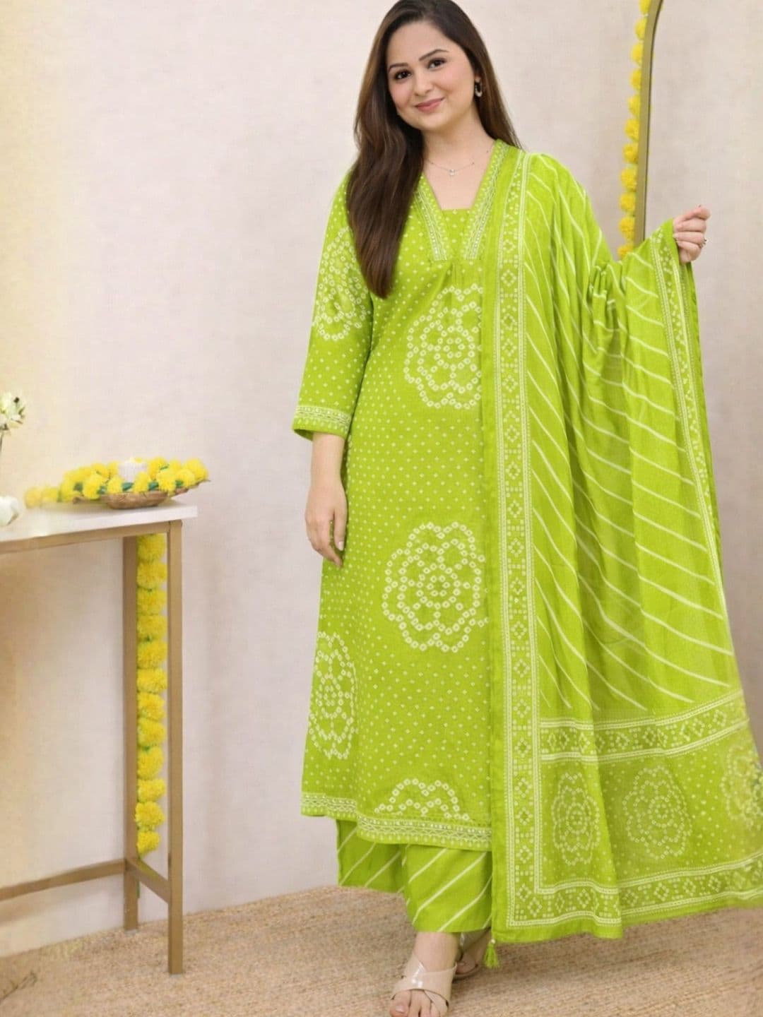 Vnyashri Women Bandhani Printed Regular Kurta with Palazzos & With Dupatta - view 1