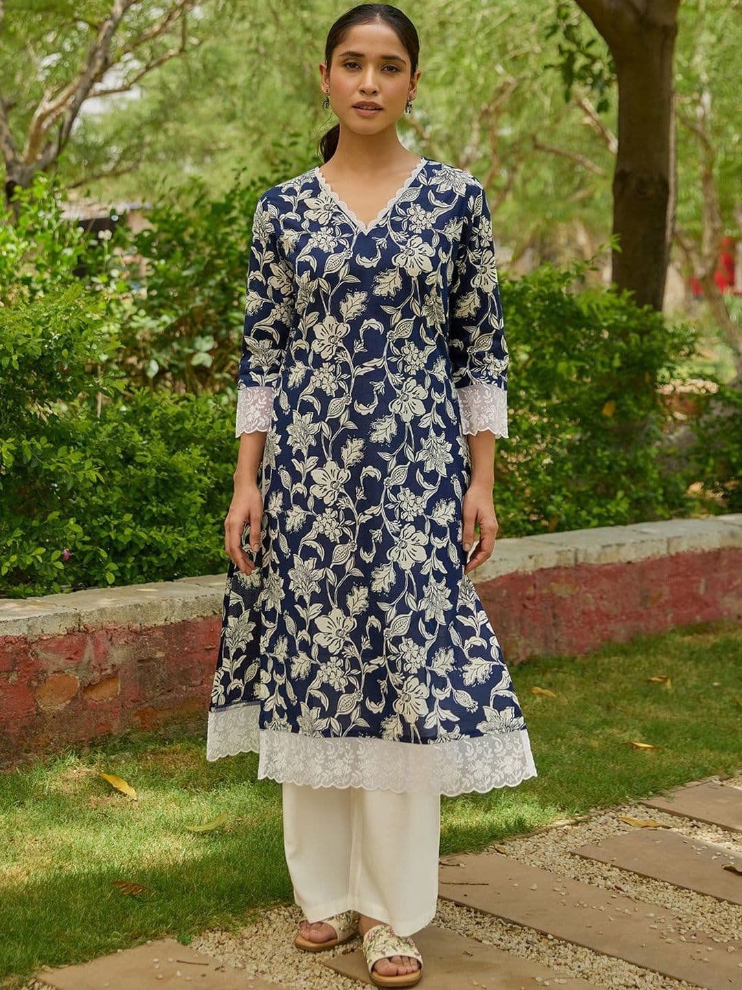 anayna Women Ethnic Motifs Printed Thread Work Kurta - view 1