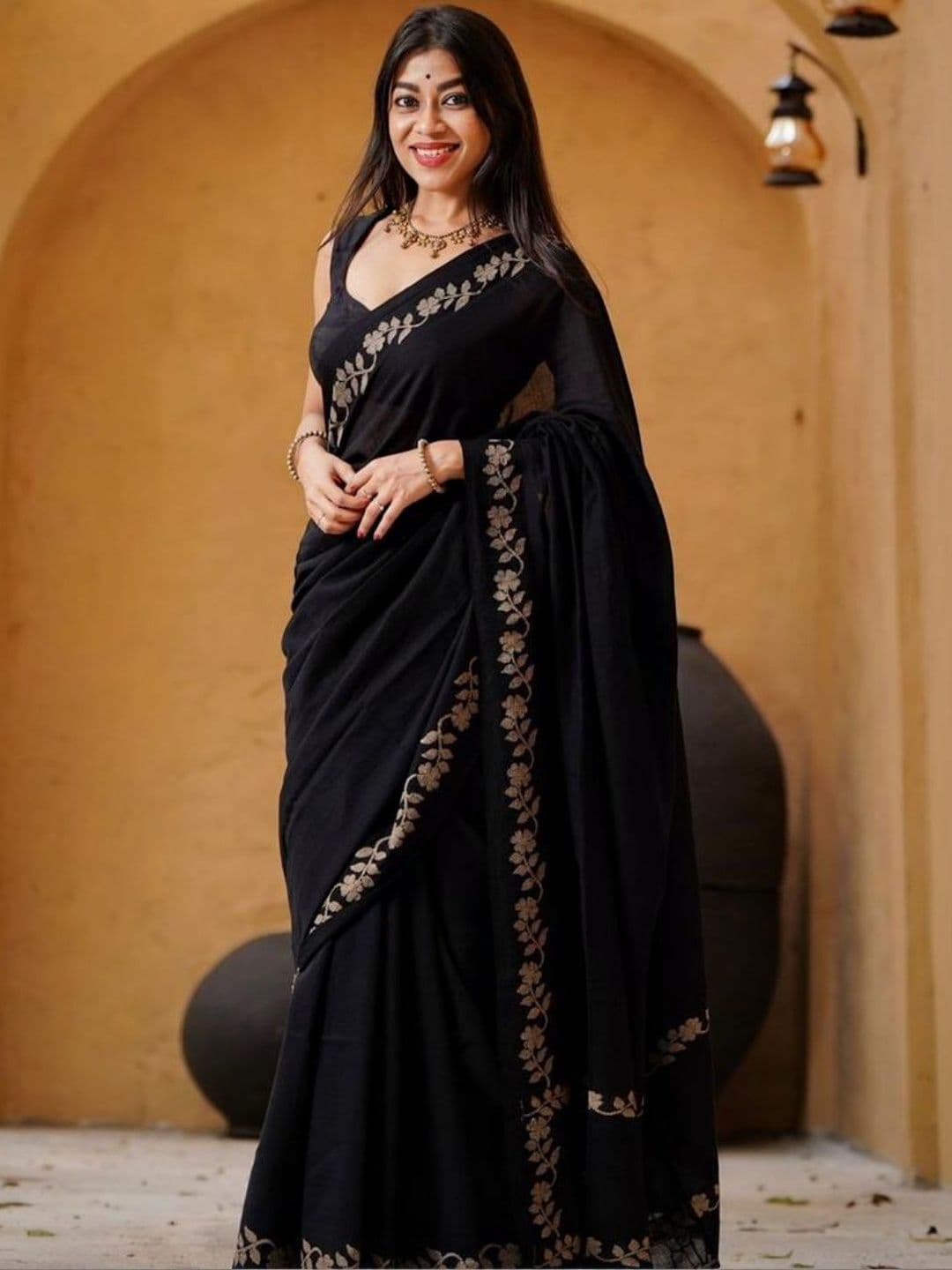 MISS WEARS Floral Digital Printed Cotton Saree - view 1