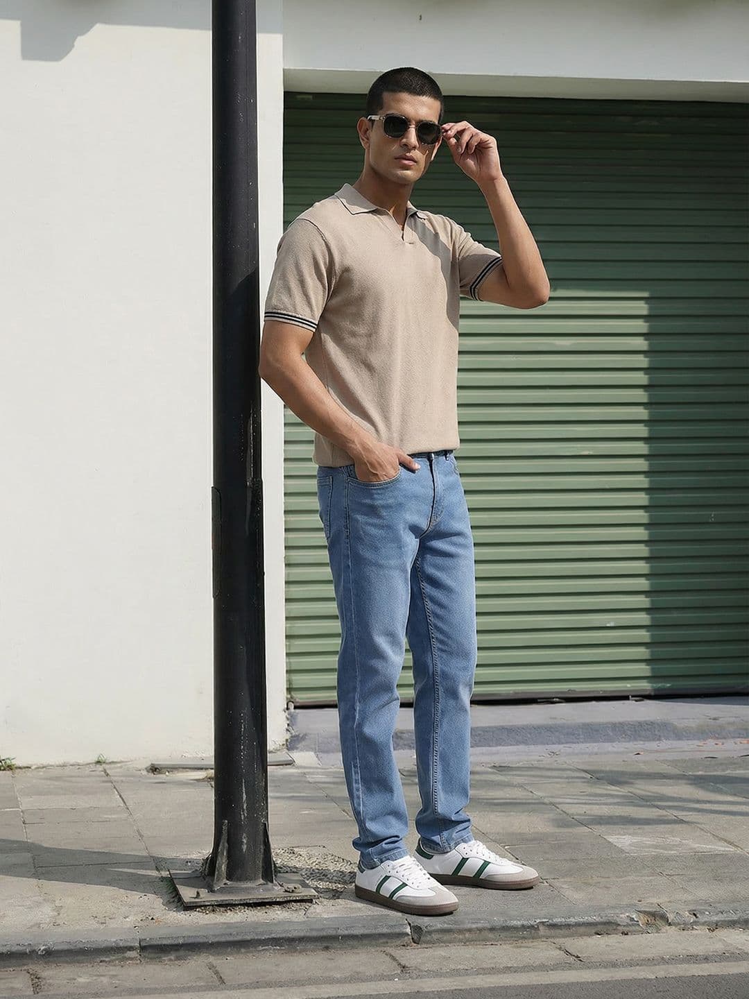 Roadster Men Slim Fit Mid-Rise Stretchable Jeans - view 1