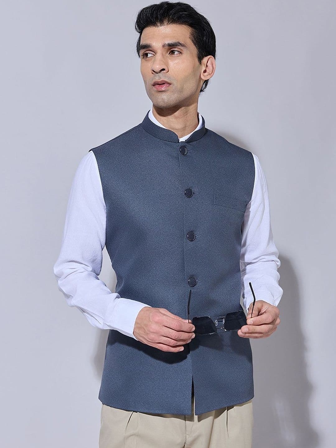 SHOWOFFFF Mandarin Collar Sleeveless Nehru Jacket - view 1