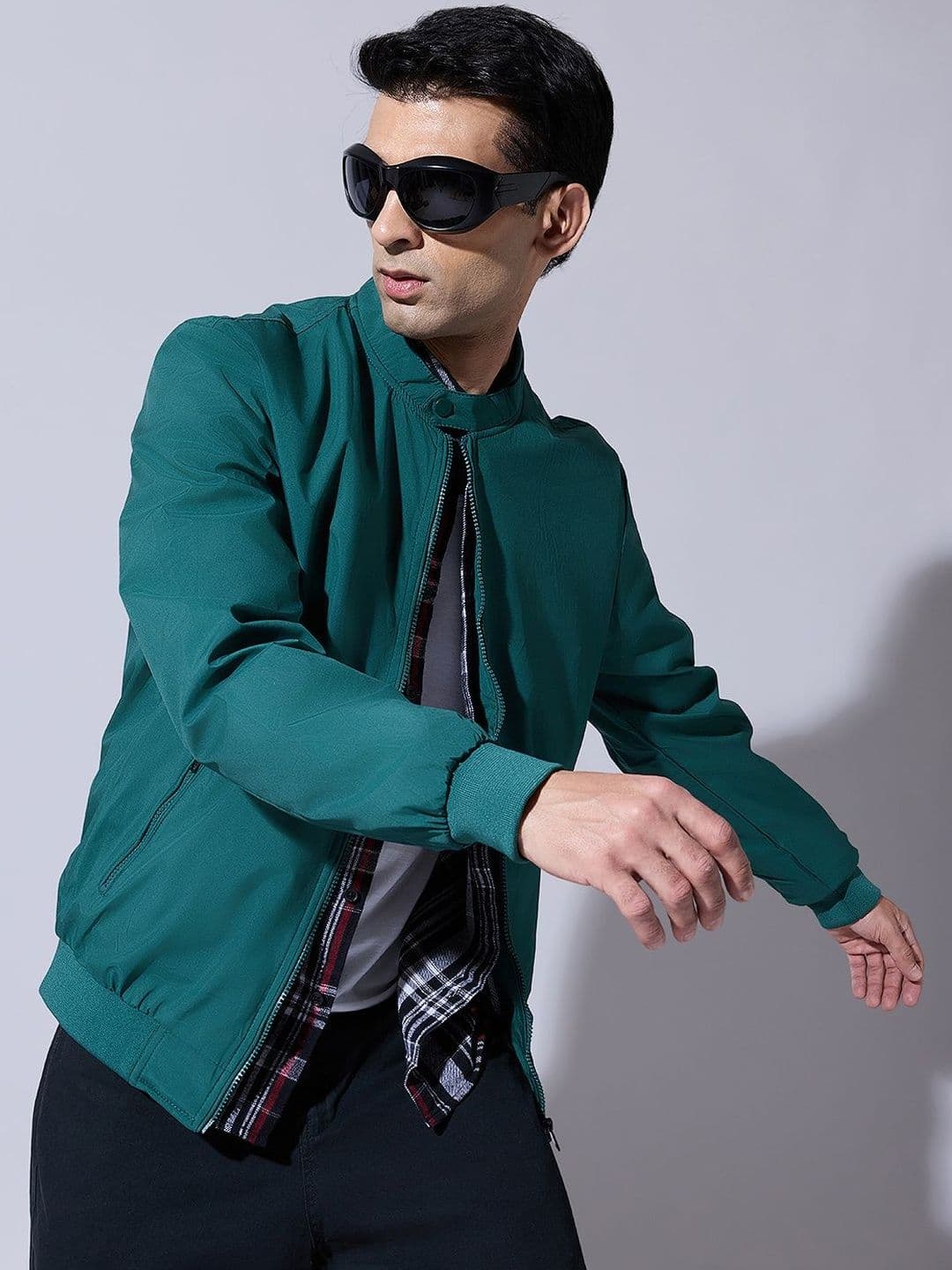 SHOWOFFFF Men Lightweight Outdoor Bomber Jacket - view 1