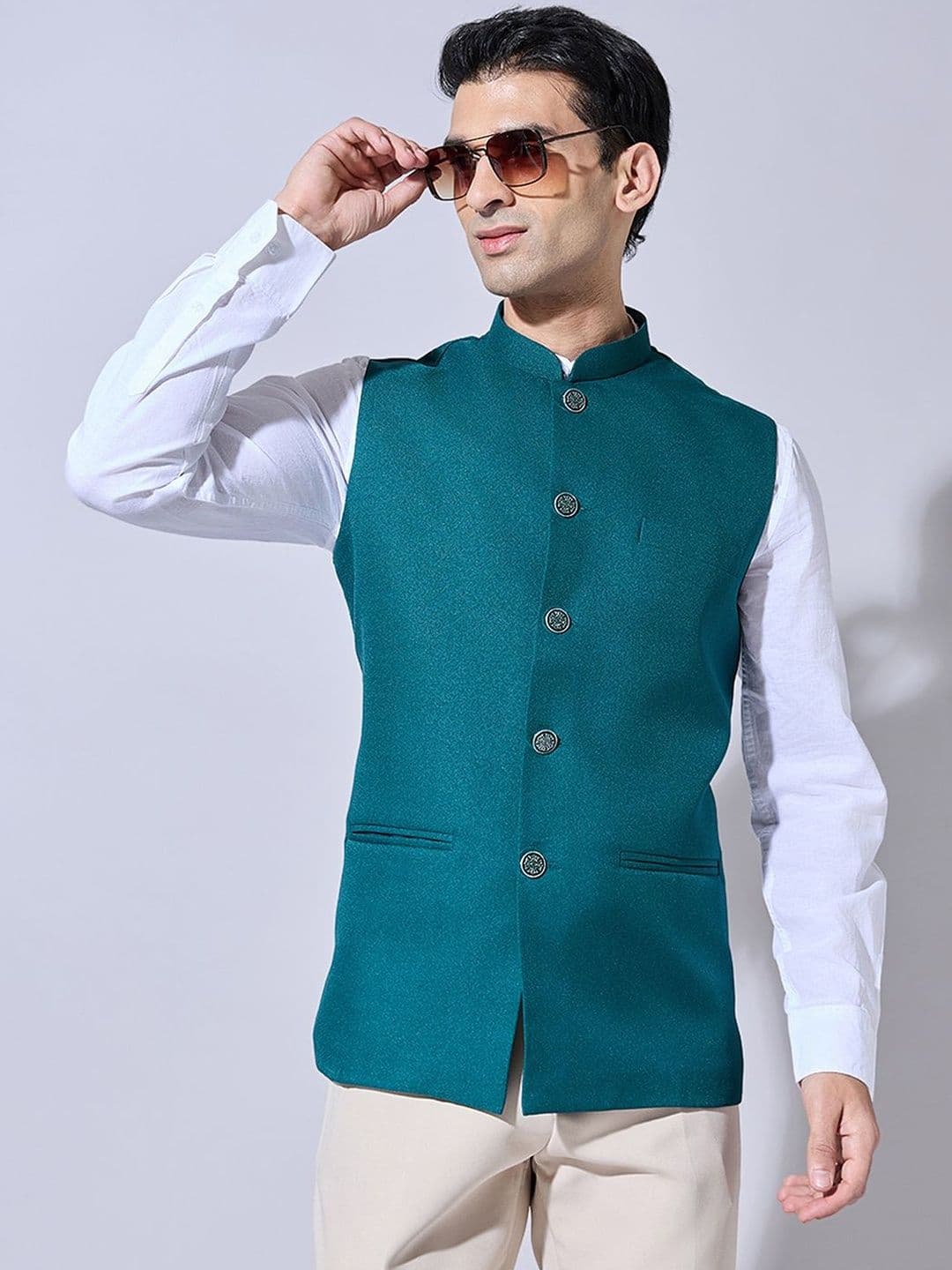 SHOWOFFFF Mandarin Collar Sleeveless Nehru Jacket - view 1