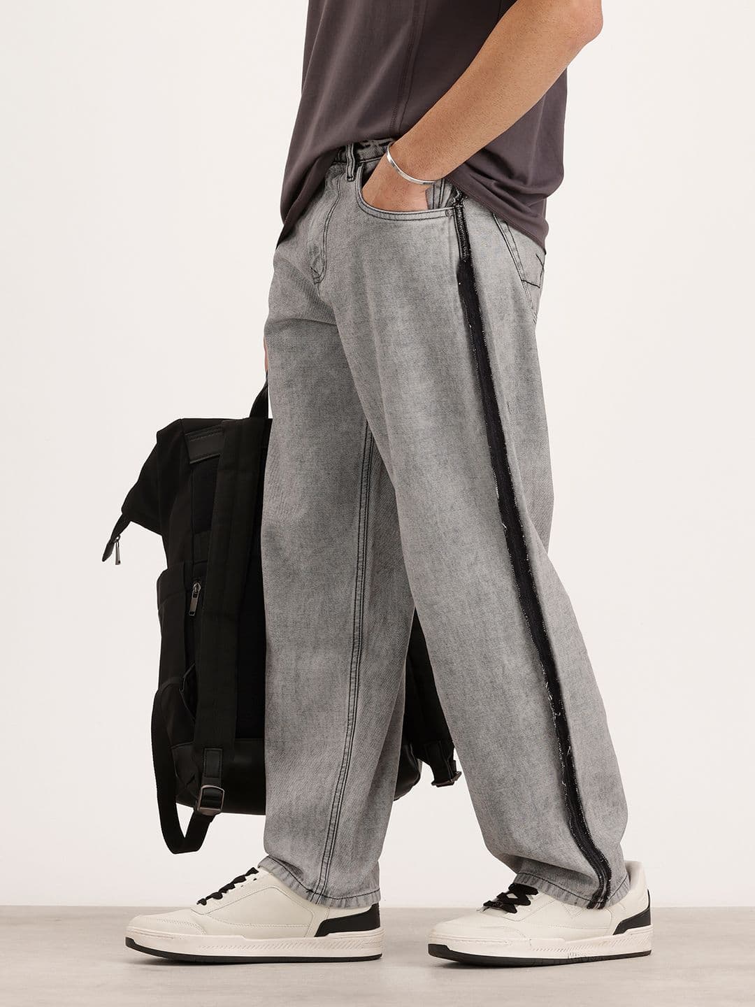 WROGN Men Loose Relaxed Fit Mid-Rise Heavy Fade Cotton Jeans - view 1