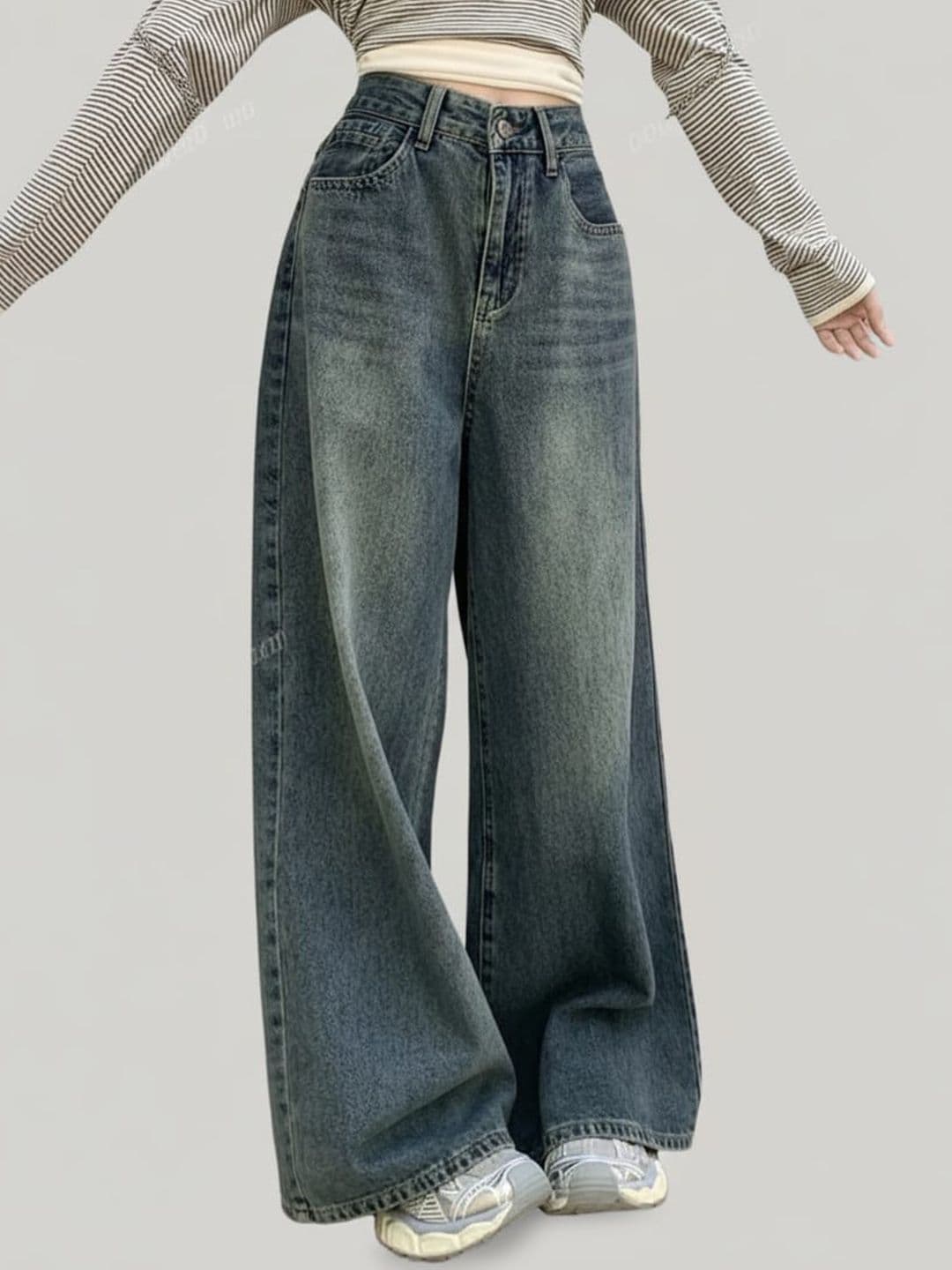 HUNTER & HAYES Women High-Rise Light Fade Jeans - view 1