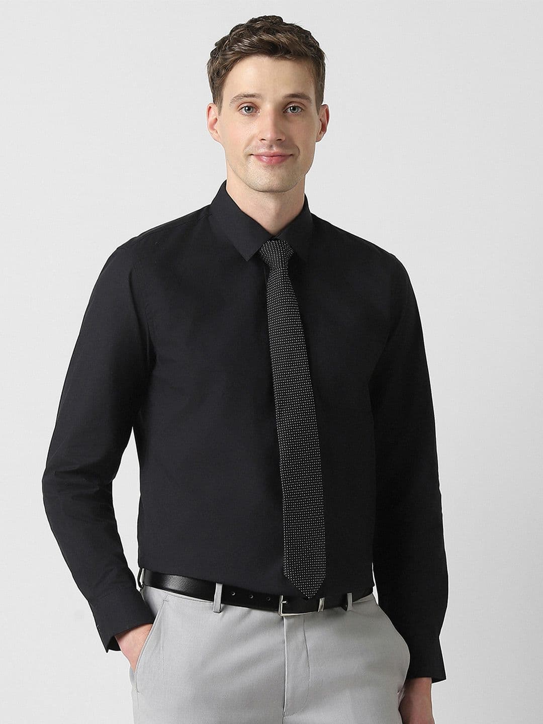 Peter England Men Spread Collar Solid Cotton Slim Fit Formal Shirt - view 1