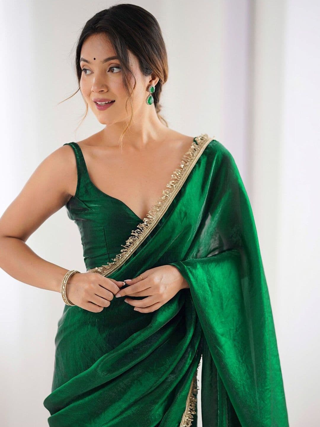 VEMEZ Colourblocked Sequinned Poly Chiffon Designer Saree - view 1