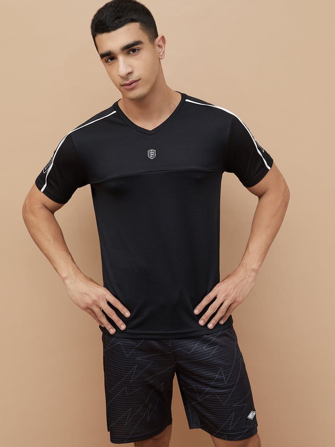 Fame Forever by Lifestyle Men Brand Logo V-Neck T-shirt - view 1