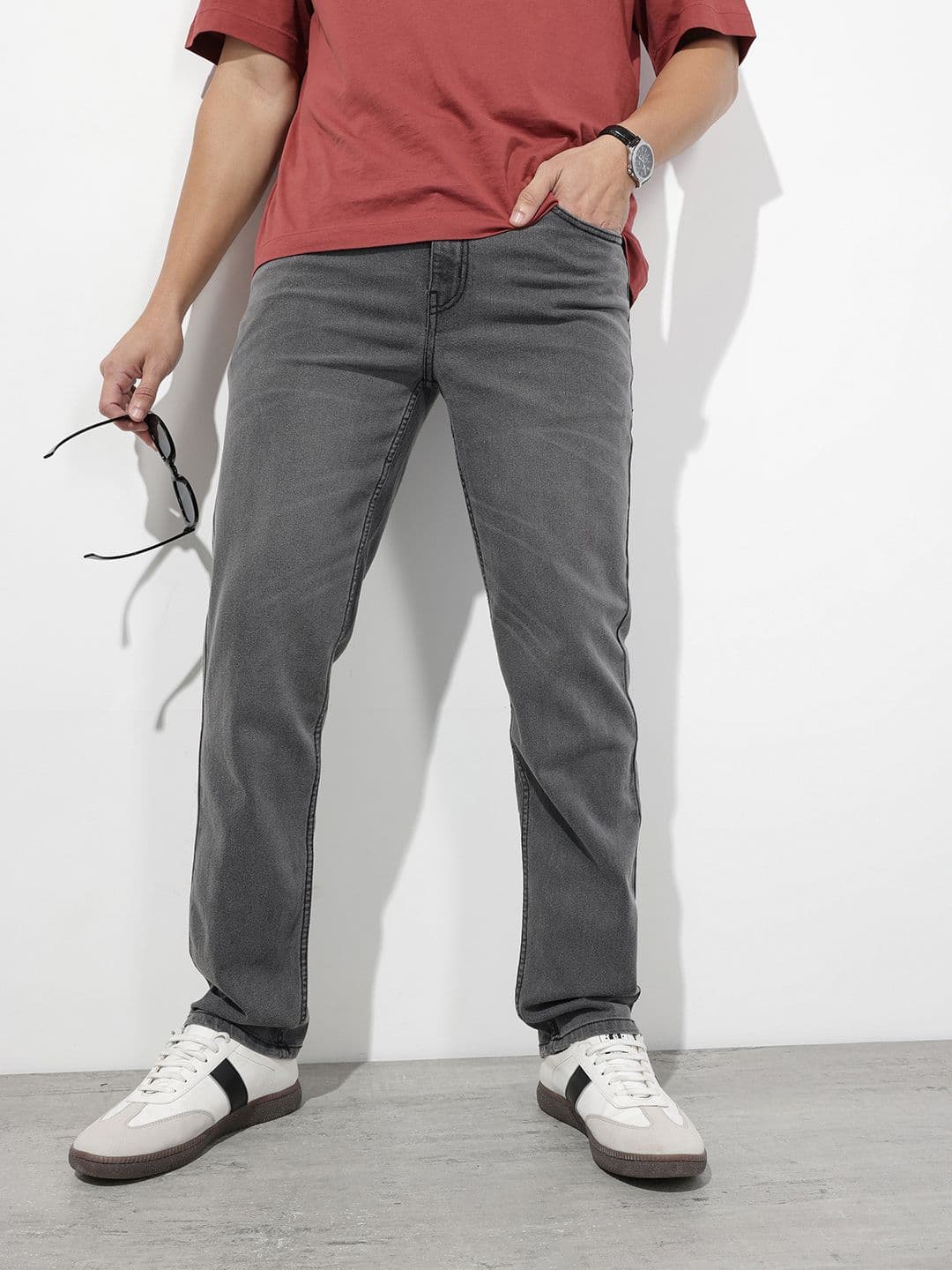The Roadster Life Co. Men Relaxed Fit Mid-Rise Light Fade Stretchable Jeans - view 1