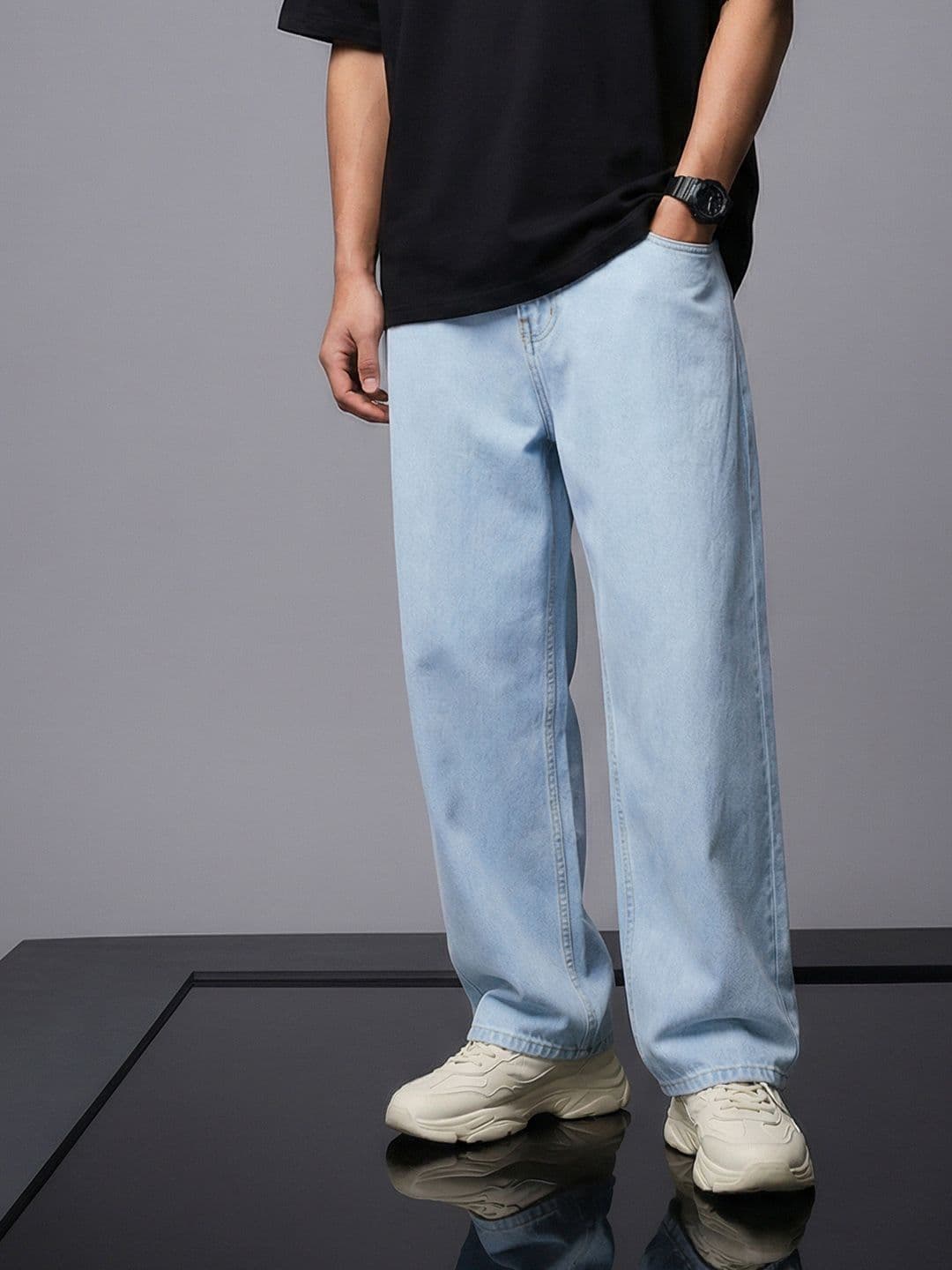 SOKO STREET Men Relaxed Tapered Fit Mid-Rise Jeans - view 1