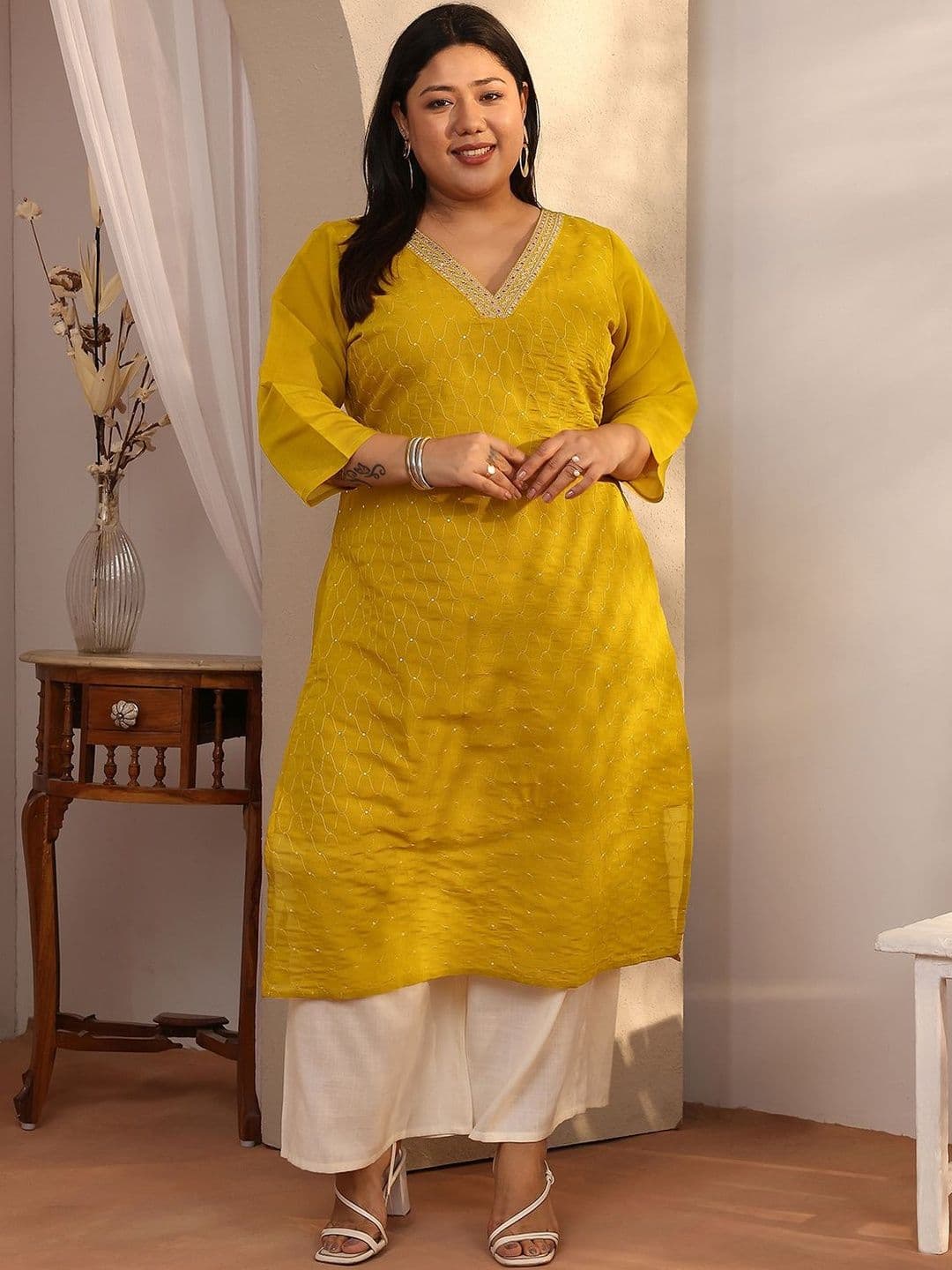 Extra Love By Libas Plus Size Women Embellished Sequinned Kurta - view 1