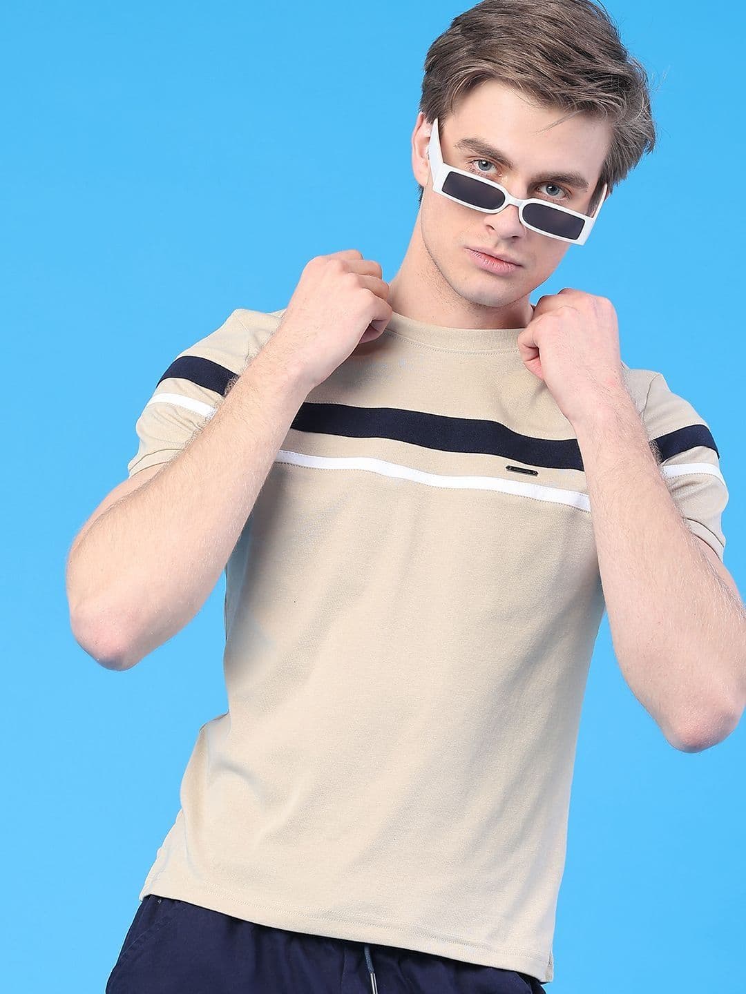 V-Mart Men Colourblocked Slim Fit T-shirt - view 1